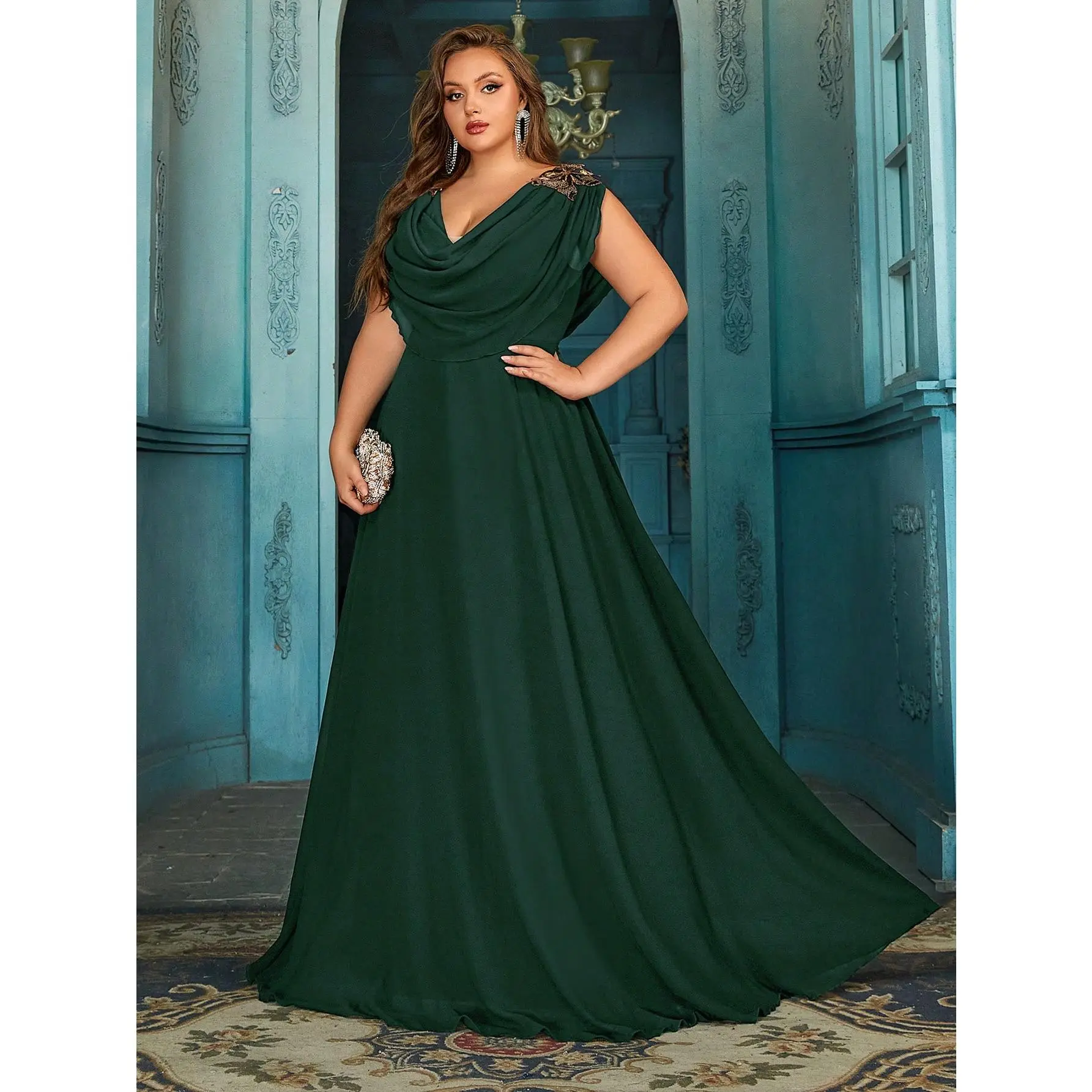 Plus-size Elegant Black Evening Gown With Applique,Plunge Neck Simple High-end Formal Maxi Dress,Sleeveless Chiffon Wedding Guest Dress Bridesmaid Dress,Perfect For Prom Parties,Festive Celebrations,Family gatherings,Birthday Parties,and Date Outfits