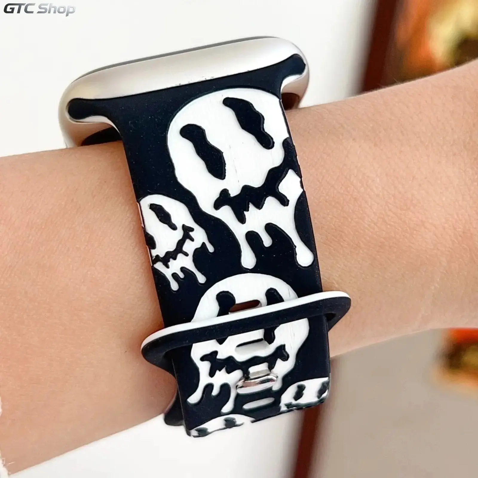 2026 Melting Smiley Face Silicone Watch Band, Gothic Grunge Style Replacement Strap, 38–49mm, Breathable & Adjustable, Cool Aesthetic (Band Only)