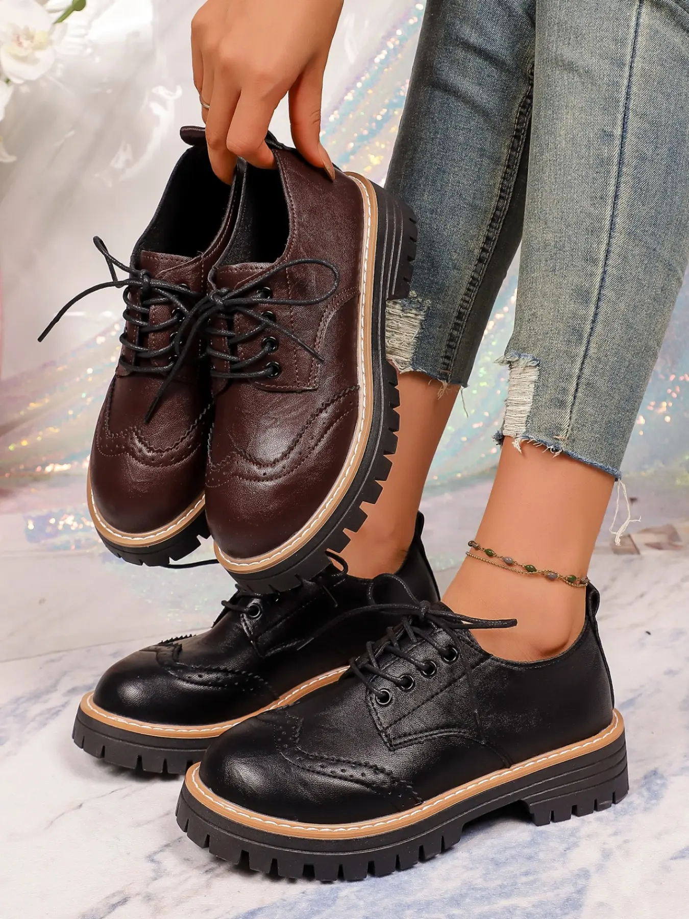 Women's Retro Heeled Loafers, Vintage Floral Lace-Up Leather Shoes, Round Toe Anti-Slip Sole, Casual Business Commuter Flat Shoes