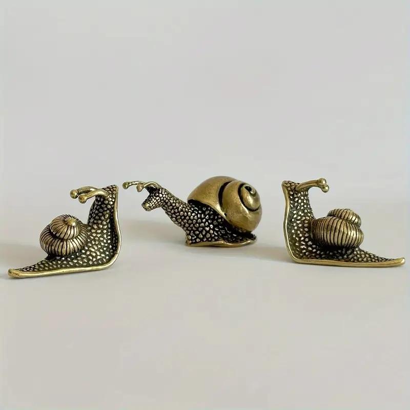 Vintage Brass Snail Statues Set of 3, Miniature Conch Decor, Complex Spiral Design, Copper Color Home & Garden Ornaments, Home Decoration