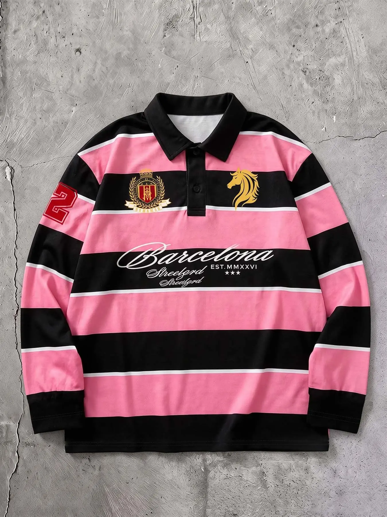Pink and black striped collared long-sleeve polo shirt, featuring a Barcelona letter and horse emblem pattern in a collegiate street style. Retro, loose, and casual, perfect for daily walks, campus outings, and stylish college-inspired outfits.