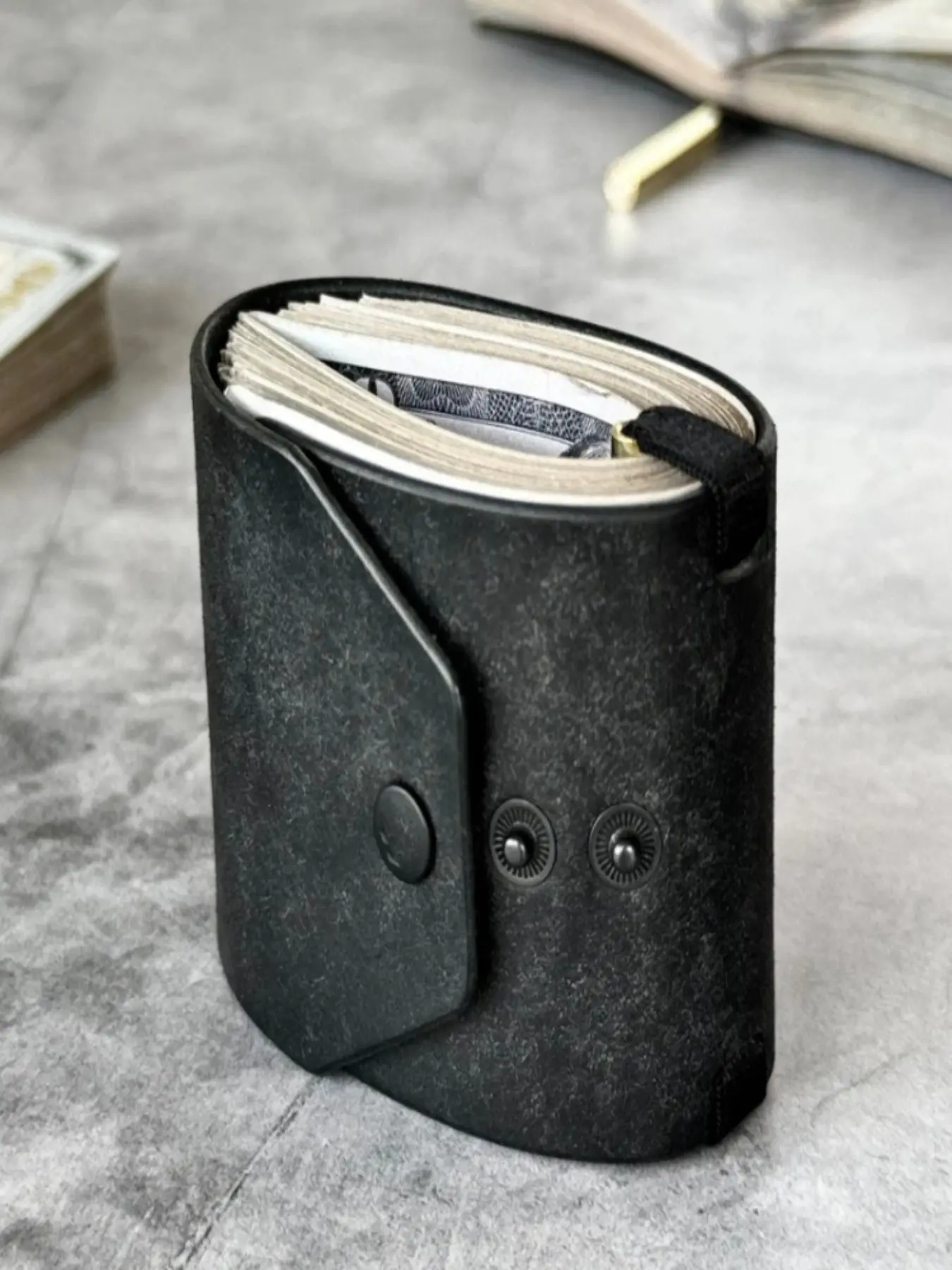 2026 New the Cash Wrap Wallet, Magnetic Ring Leather Bill Holder, Stylish Coin Purse for Everyday Use, Durable Design for Secure Storage
