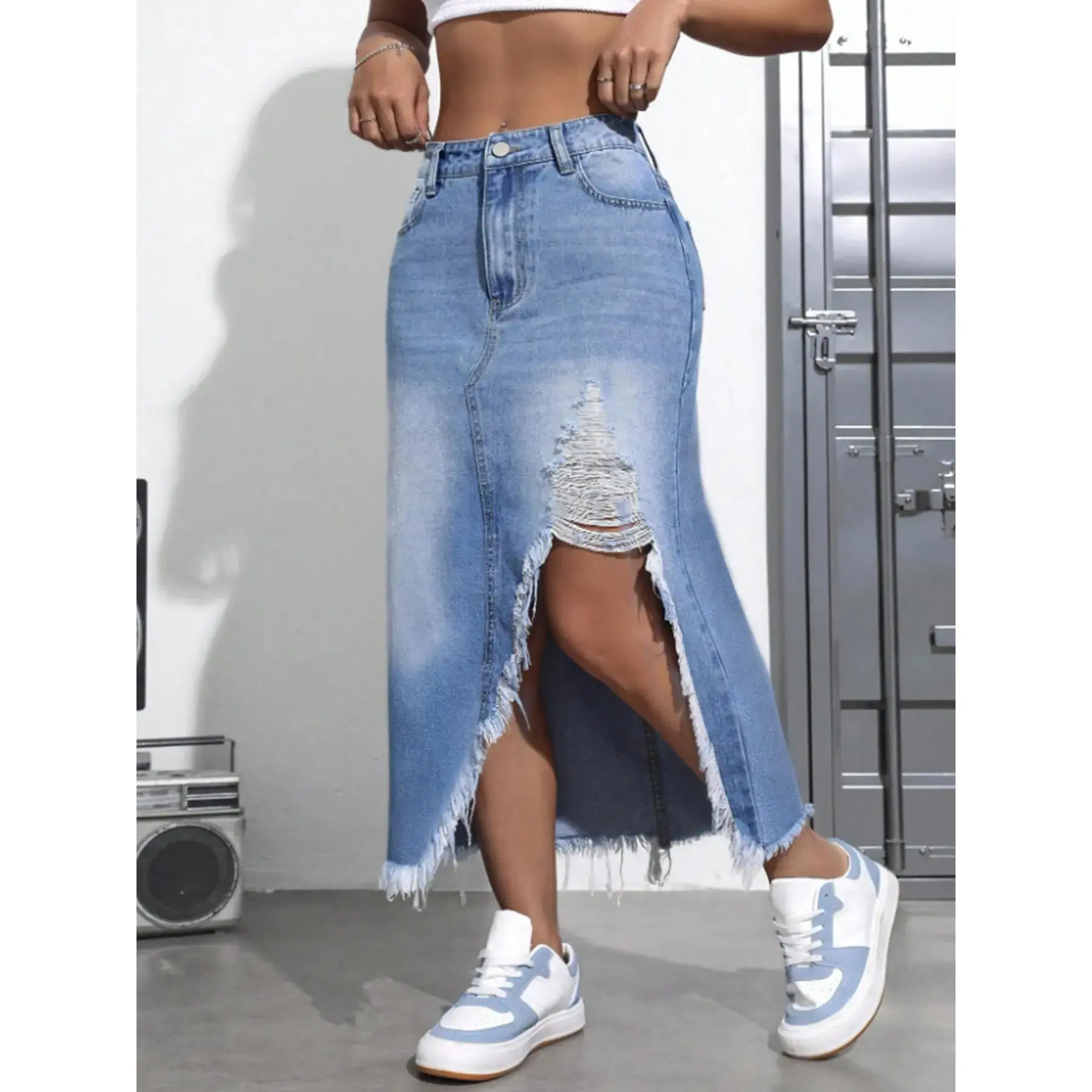 Women’s High Waisted Distressed Denim Maxi Skirt, Light Blue Ripped Jean Skirt with Front Slit, Y2K Casual Streetwear Skirt