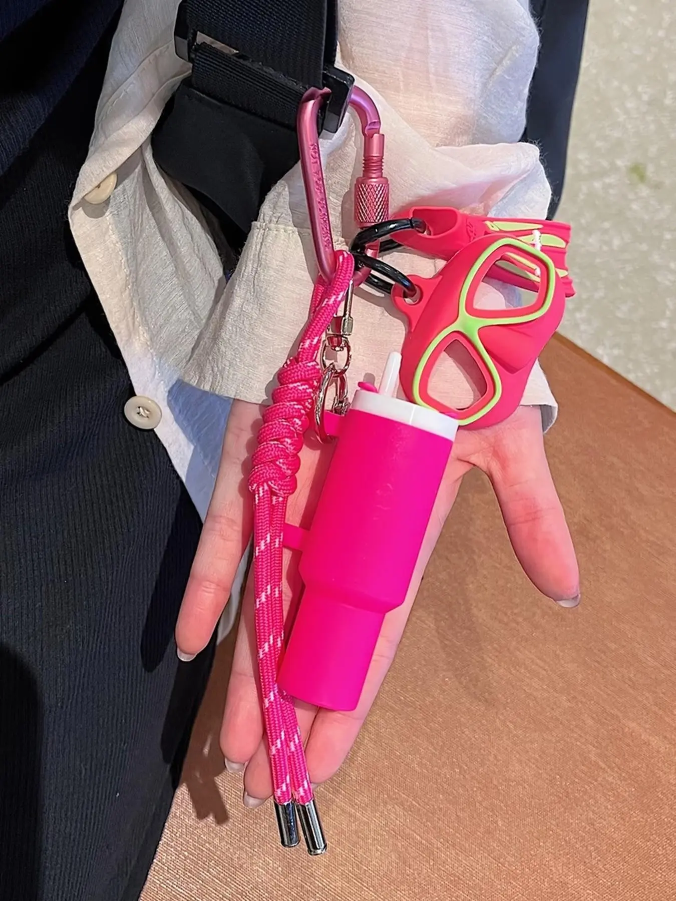 Y2K Preppy Mini Tumbler Cup Keychain, Scuba Diving Goggles Fins Charm, Braided Rope Carabiner Bag Pendant, Cute Ocean Sport Aesthetic Key Ring, Novelty Trendy Accessory Gift for Girls, Cute Keychains