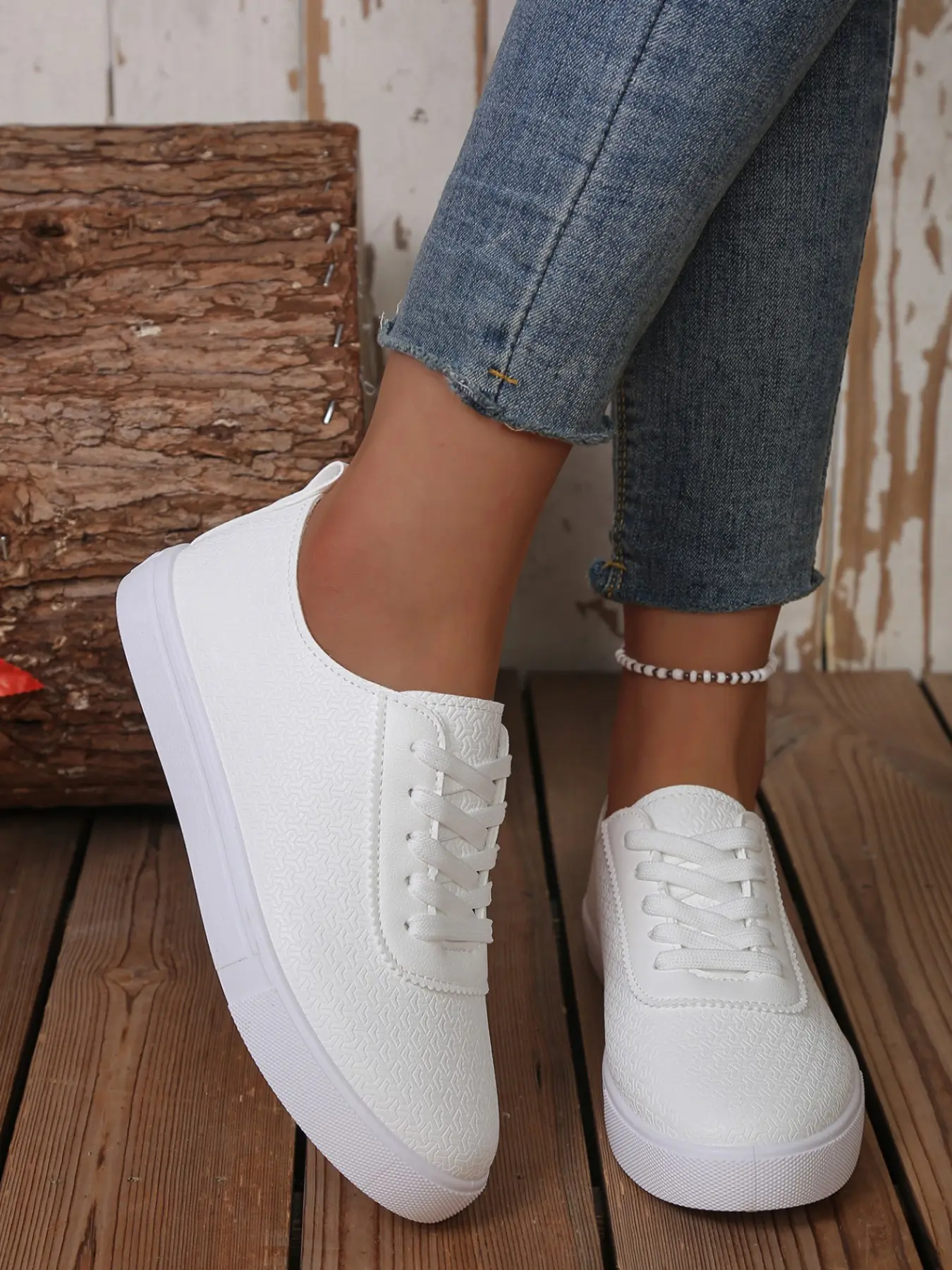 Minimalist PU Leather Lace-Up Sneakers, Plain Low-Top Casual Walking Shoes for All Seasons, Comfortable and Stylish Women's Footwear, Casual Sneaker Trainer