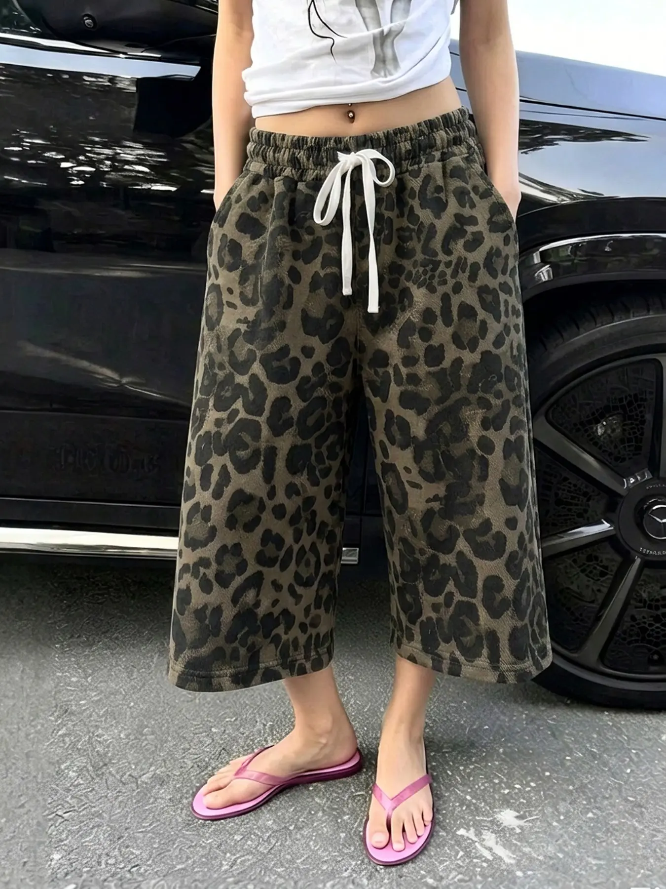 Women's Leopard Print Drawstring Elastic Waist Cropped Wide-Leg Casual Sweatpants, Loose Streetwear Short Sports Bottoms