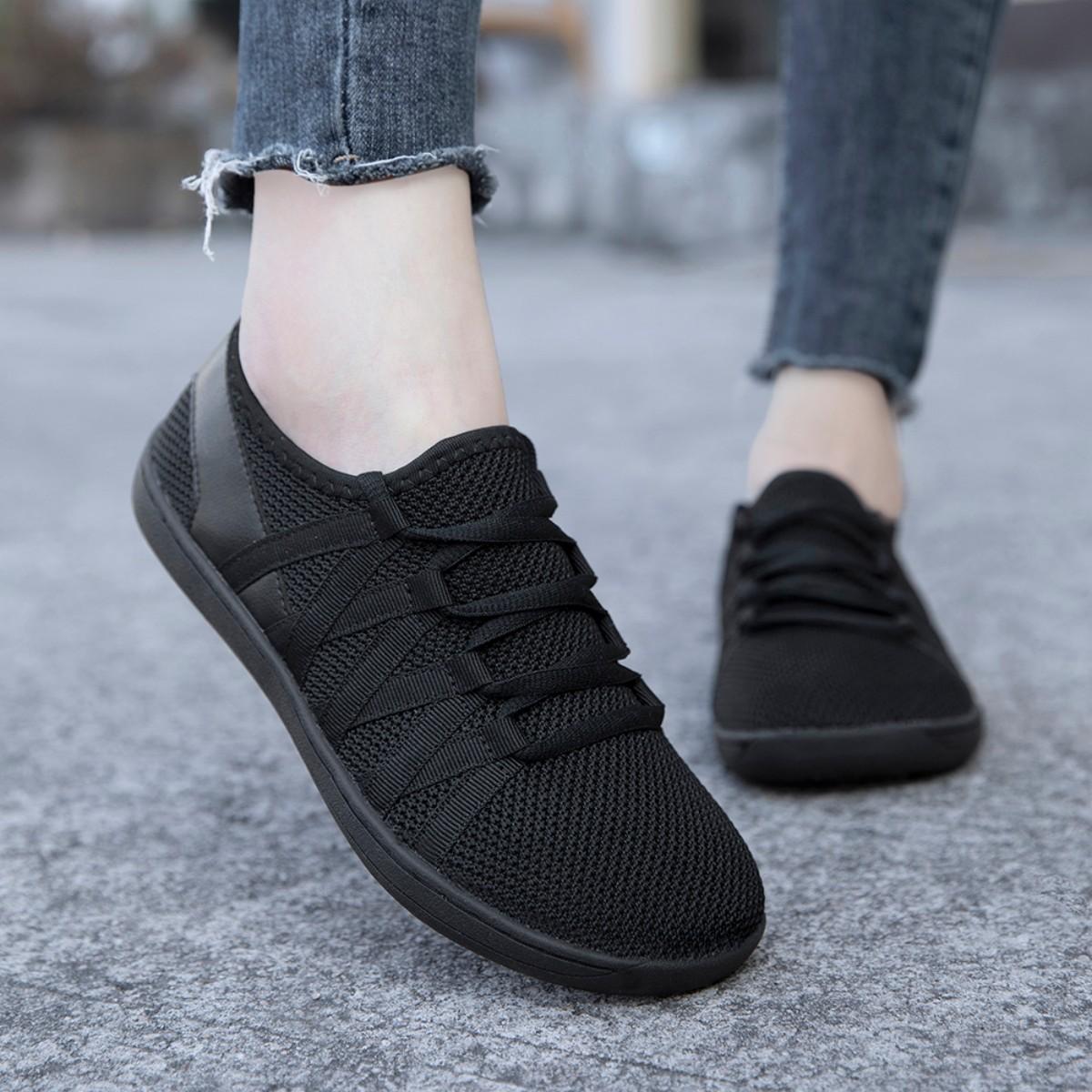 Women's Barefoot Style Zero Drop Non Slip Sneakers Wide Toe Box Slip On Low Top Casual Trainers for Beach Outdoor Running Walking Lightweight Flexible Comfort Fit Shoes