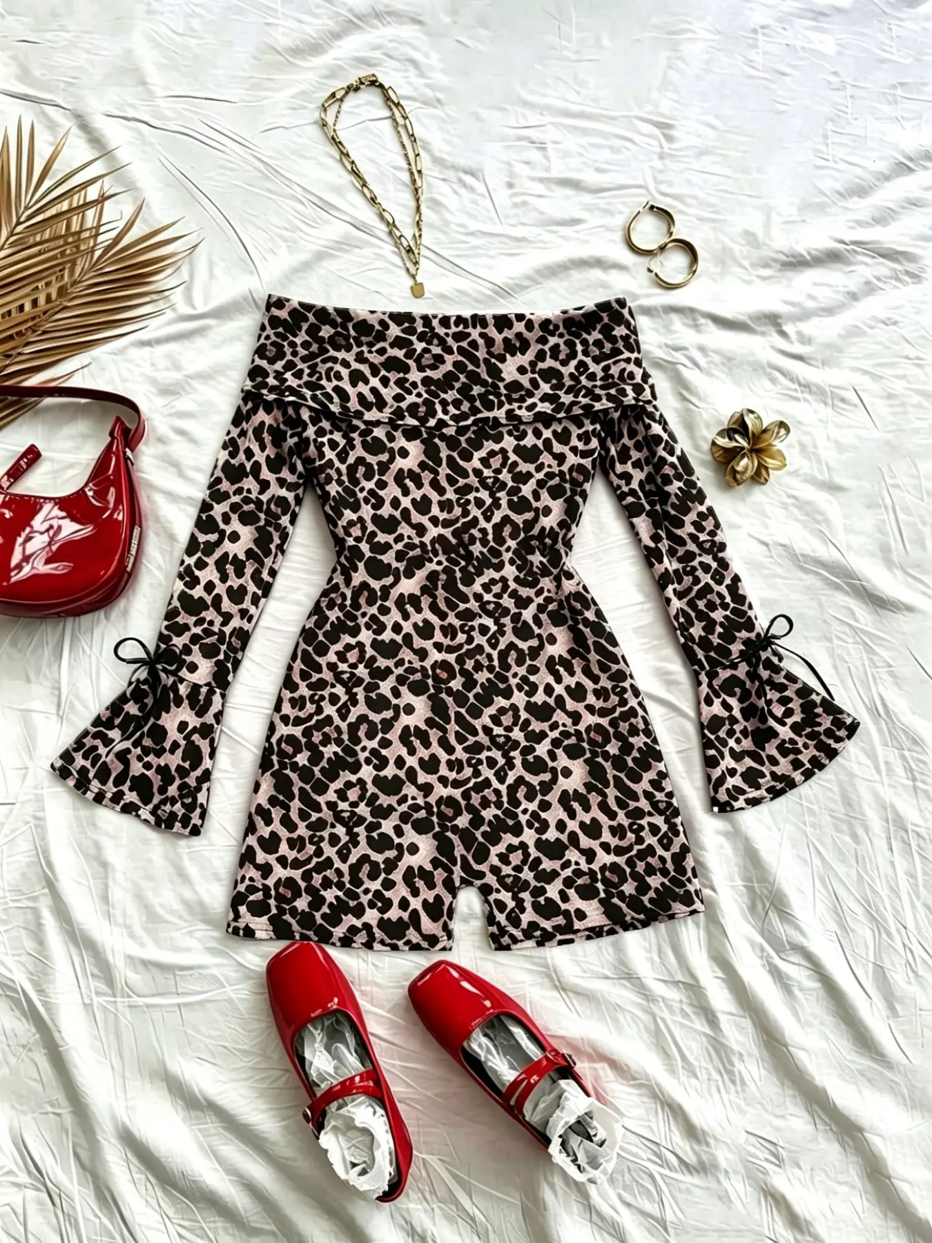 Women's Vacation Knitted Leopard Print Off-Shoulder Long Sleeve Flared Bell Sleeve Bow Romper Stylish Jumpsuit Casual, Stylish and Comfortable One-Piece, Chic Casual Jumpsuit