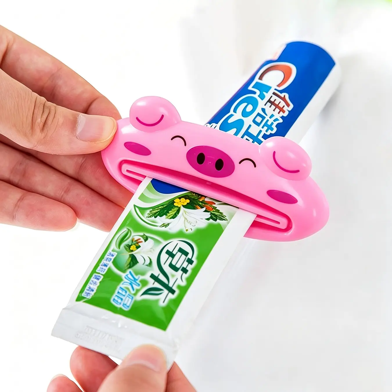 Cute Manual Toothpaste Dispenser, Creative Cartoon Design, Portable Makeup Squeezer, Lazy Person's Face Wash Pump, Convenient Travel Accessory