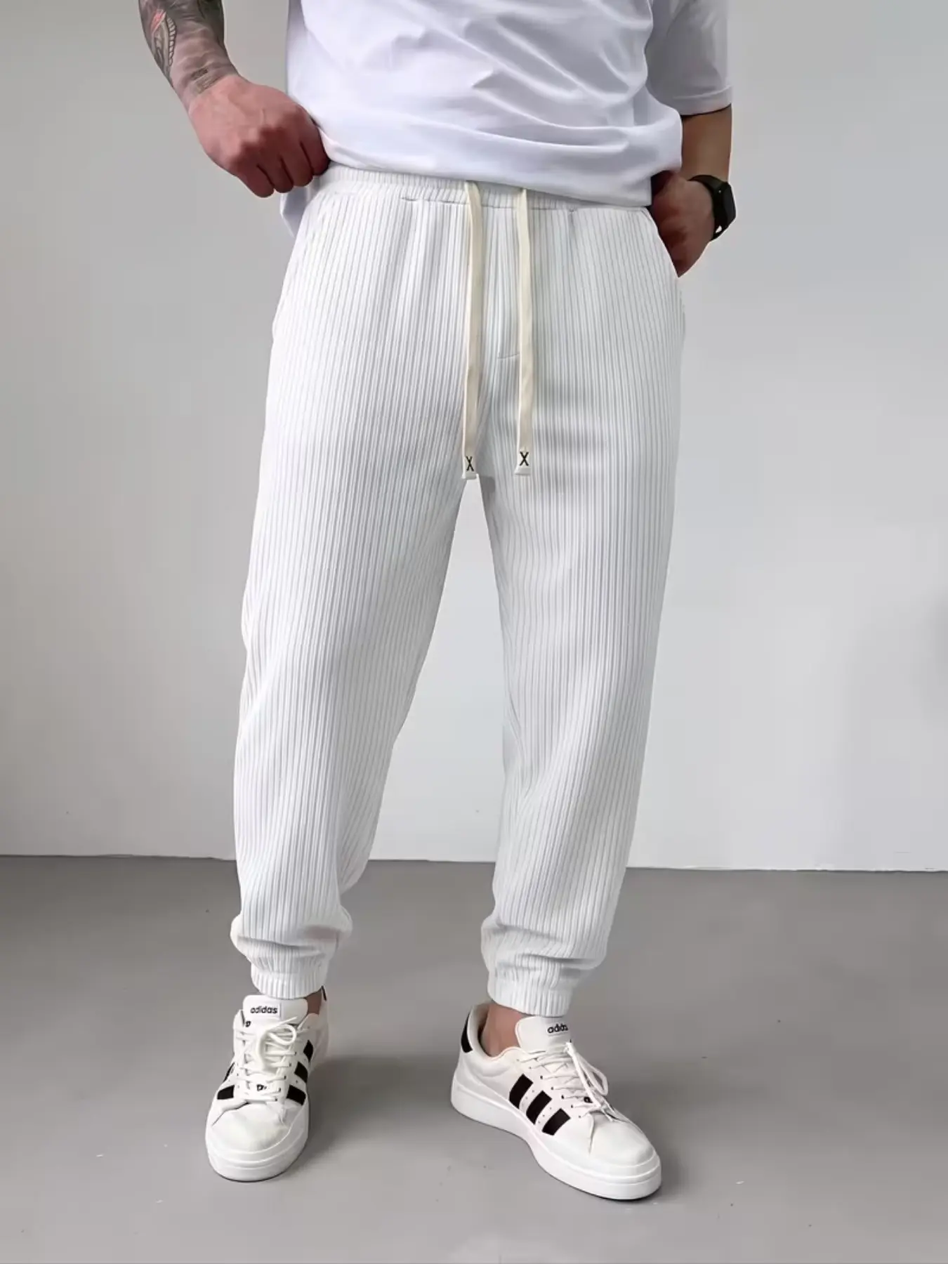 Men's European Style Vertical Texture Cargo Pants, Colorblock Drawstring Waist, High Elasticity Breathable Fabric, Casual Daily Wear & Light Sports