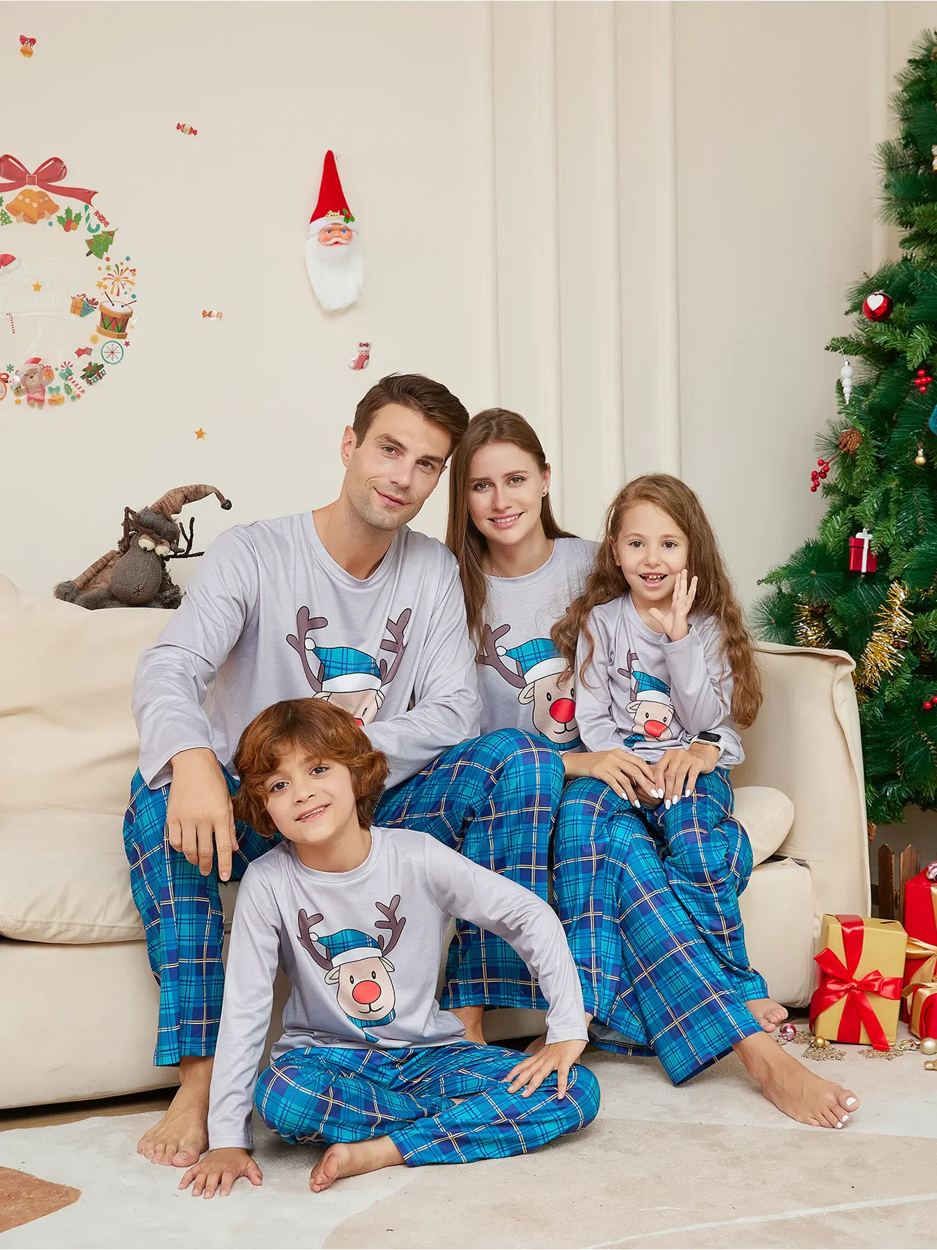 Christmas Reindeer Print Family Pajama Set for Kids and Adults, Comfortable Slim-Fit Festive Sleepwear for Fall and Winter Parties and Home Use