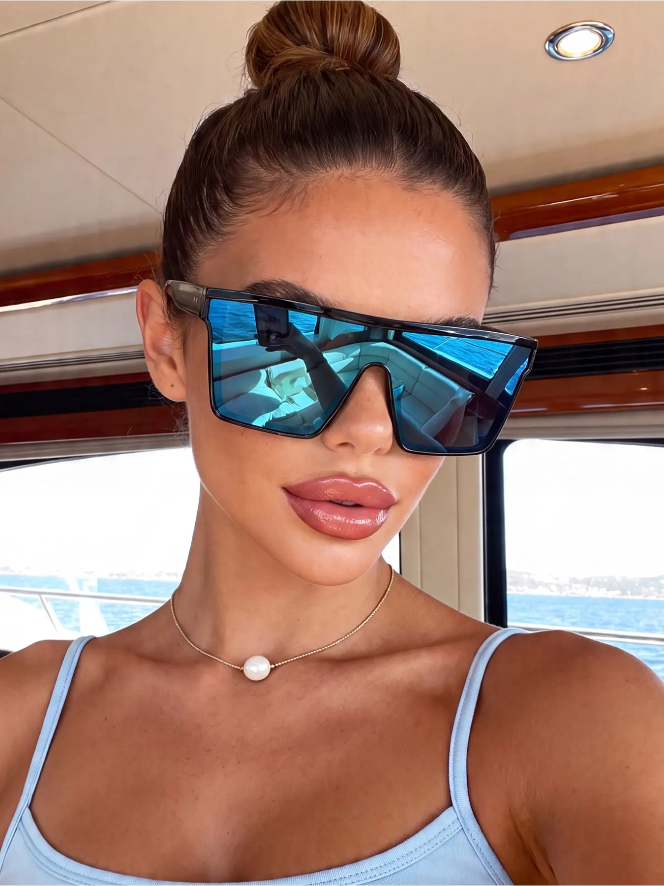 1 pair of unisex oversized frame fashion street style sunglasses, suitable for outdoor street photography and beach parties