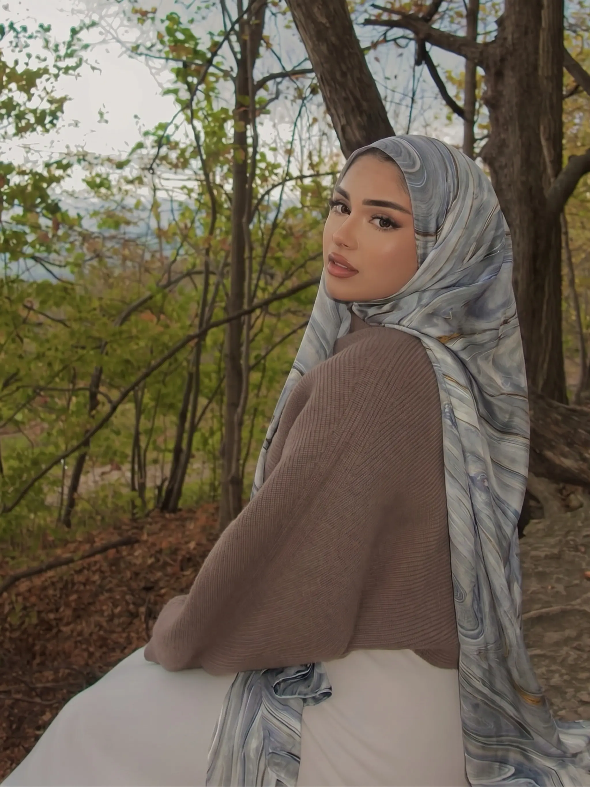Light Gold Marble Chiffon Headscarf, Muslim Hijab, Cool Commuter Shawl, Tudung, Elegant and Stylish Accessory for Daily Wear