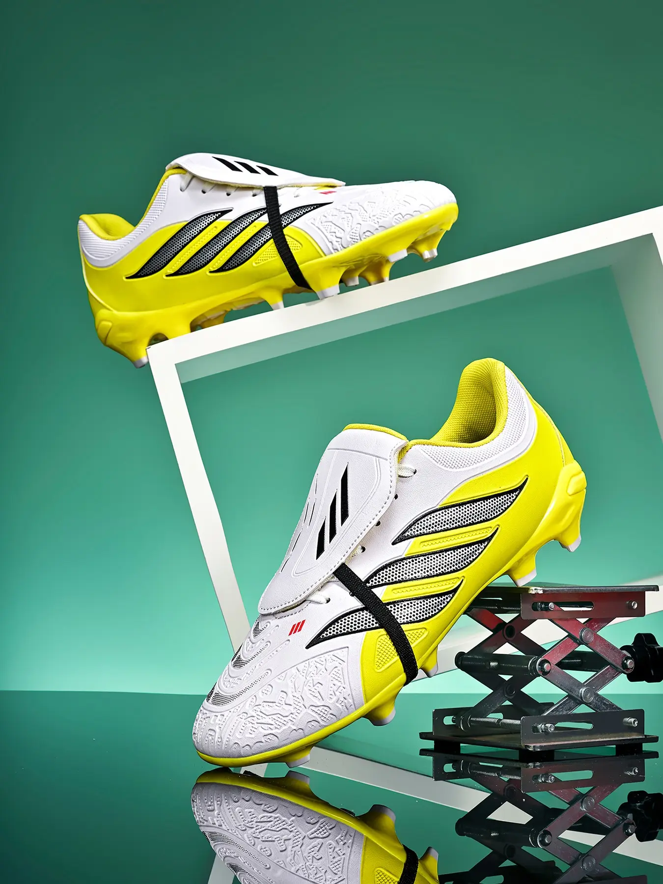 Men's and Women's Lapel Football Shoes, Long Stud Design, Adult Lawn Training Sports Shoes, Comfortable and Durable, Suitable for Students and Teens
