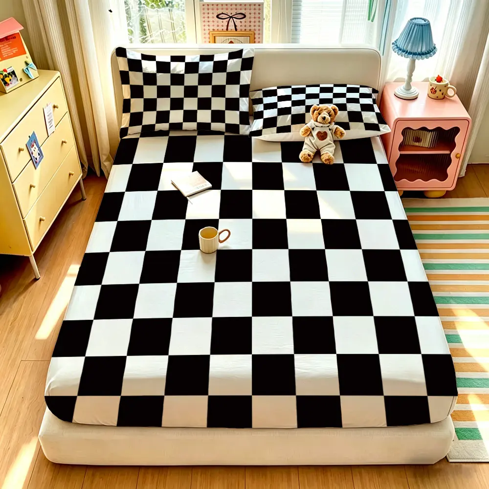 A 3-piece black and white checkered patterned bedding set, including 1 bedding cover and 2 pillowcases, without a filling. The bedding cover is soft and comfortable, with a deep pocket design, making it a perfect gift choice.
