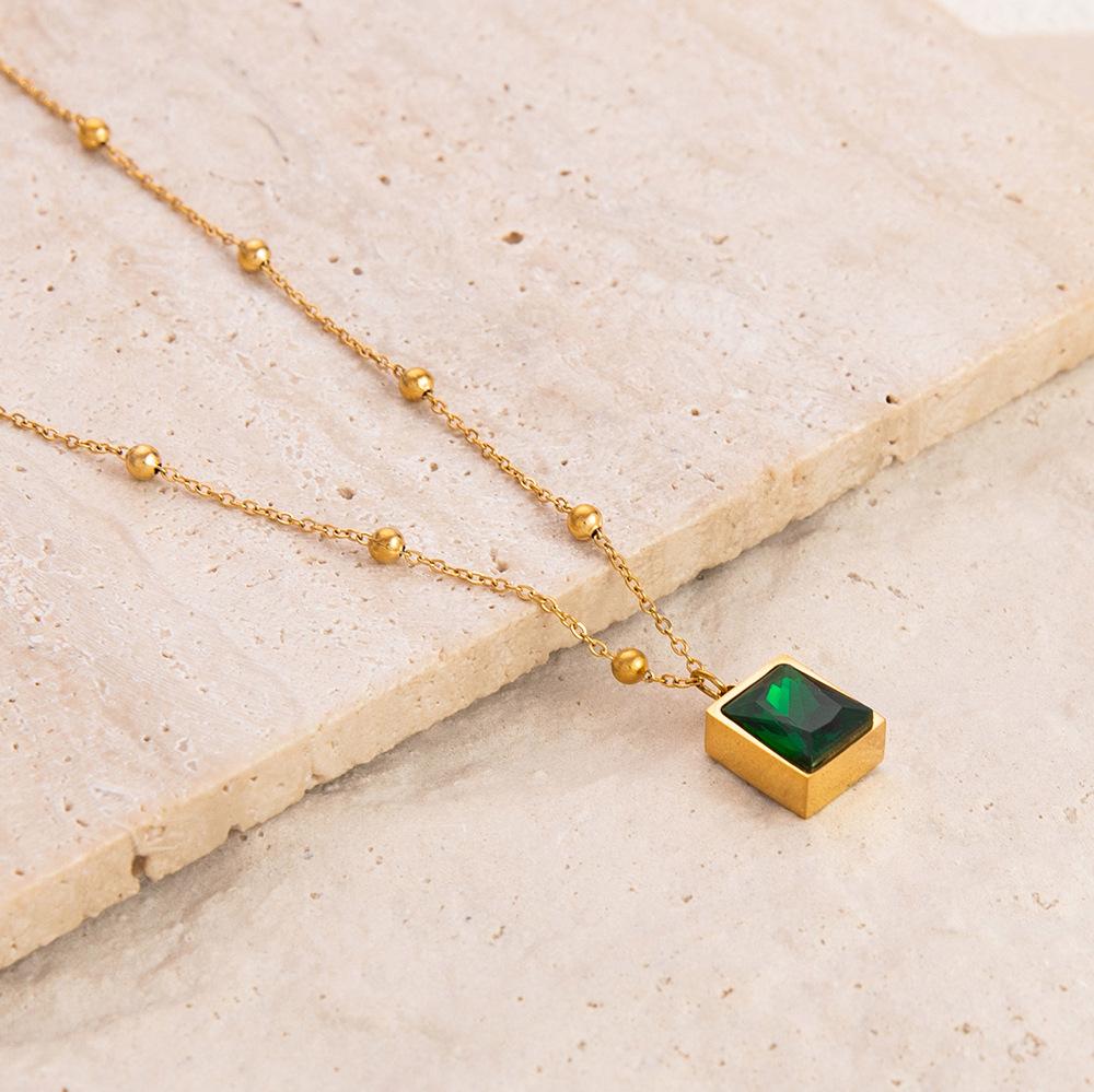 Stainless steel necklace plated with 18K gold, square emerald green rhinestone zircon clavicle chain necklace jewelry