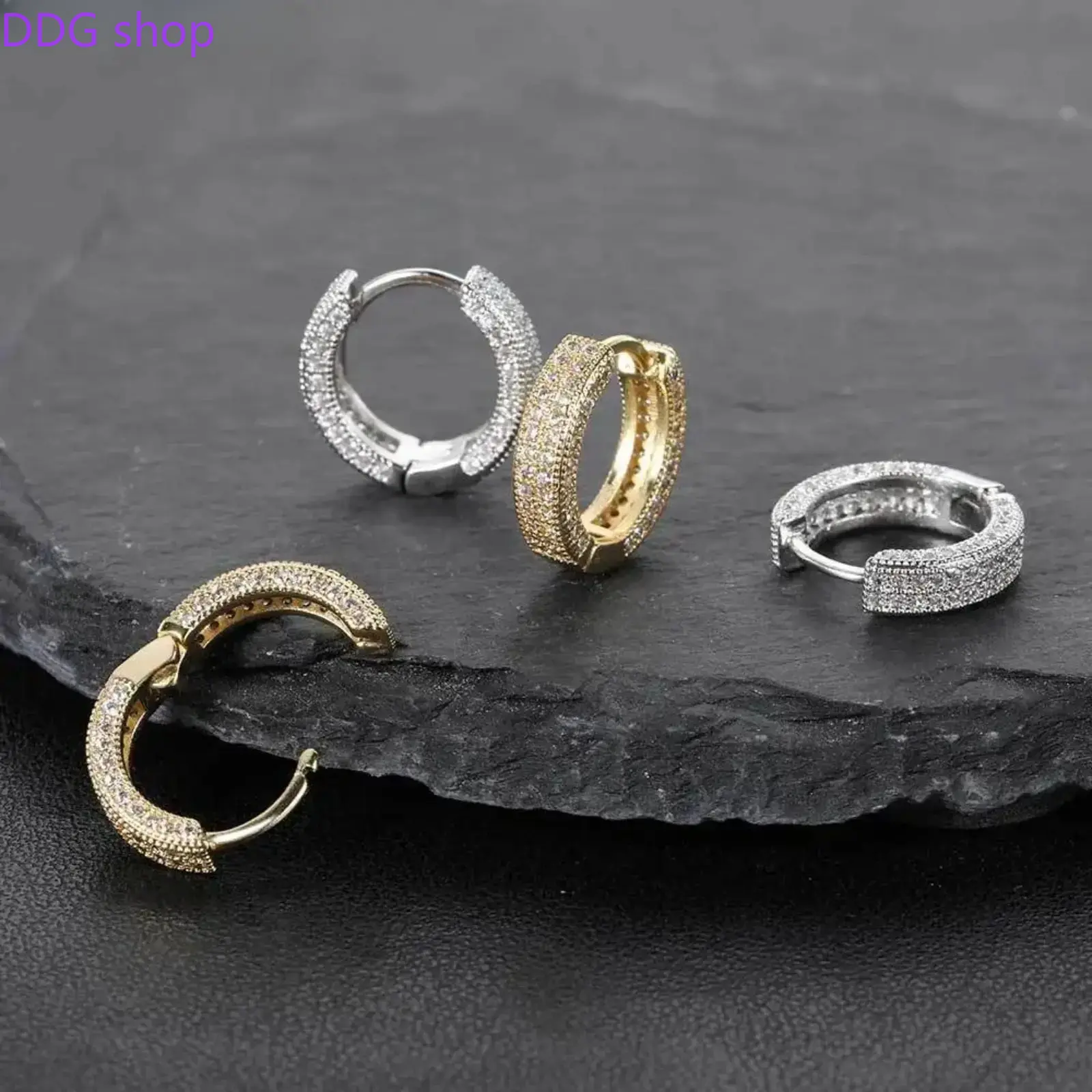 Men’s Hip Hop Prong Cubic Zirconia Titanium Earrings, Silky Smooth Comfortable Light‑Weight Fashion Jewelry Accessories, Anti‑slip Piercing Ear Ornaments for Daily Wear Party and Street Style Looks