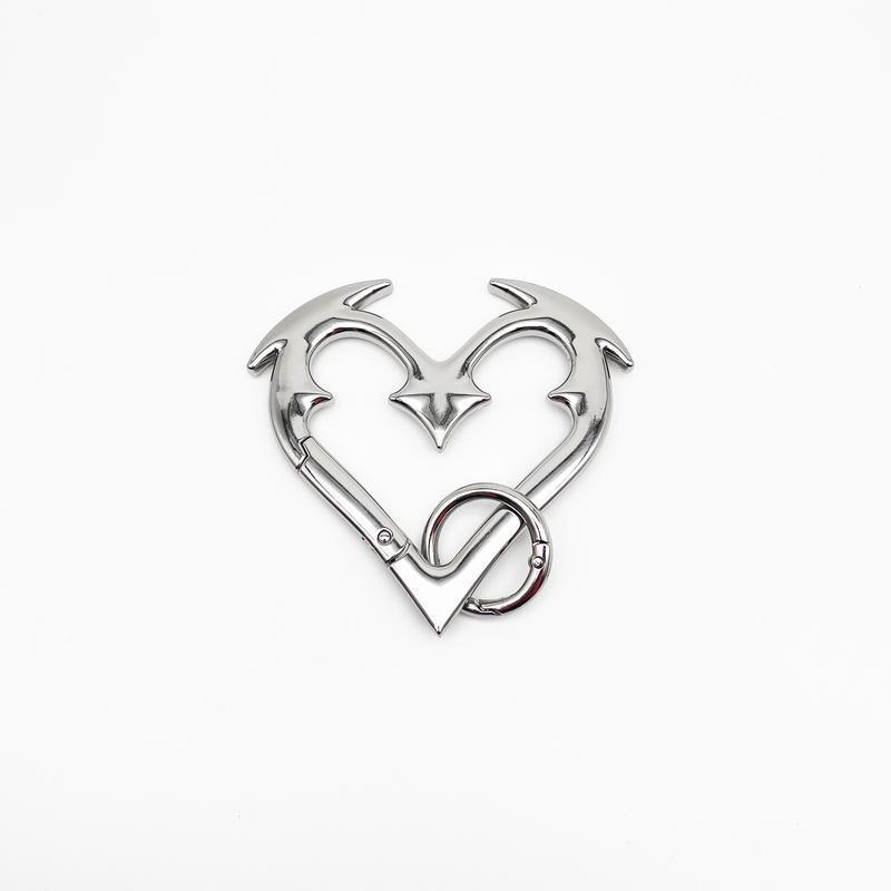 Gothic Heart Carabiner Keychain Heavy Duty Zinc Alloy  Fashionable & Bold Design Durable Clip for Keys & Bags Perfect Statement Accessory for Unique Personal Style