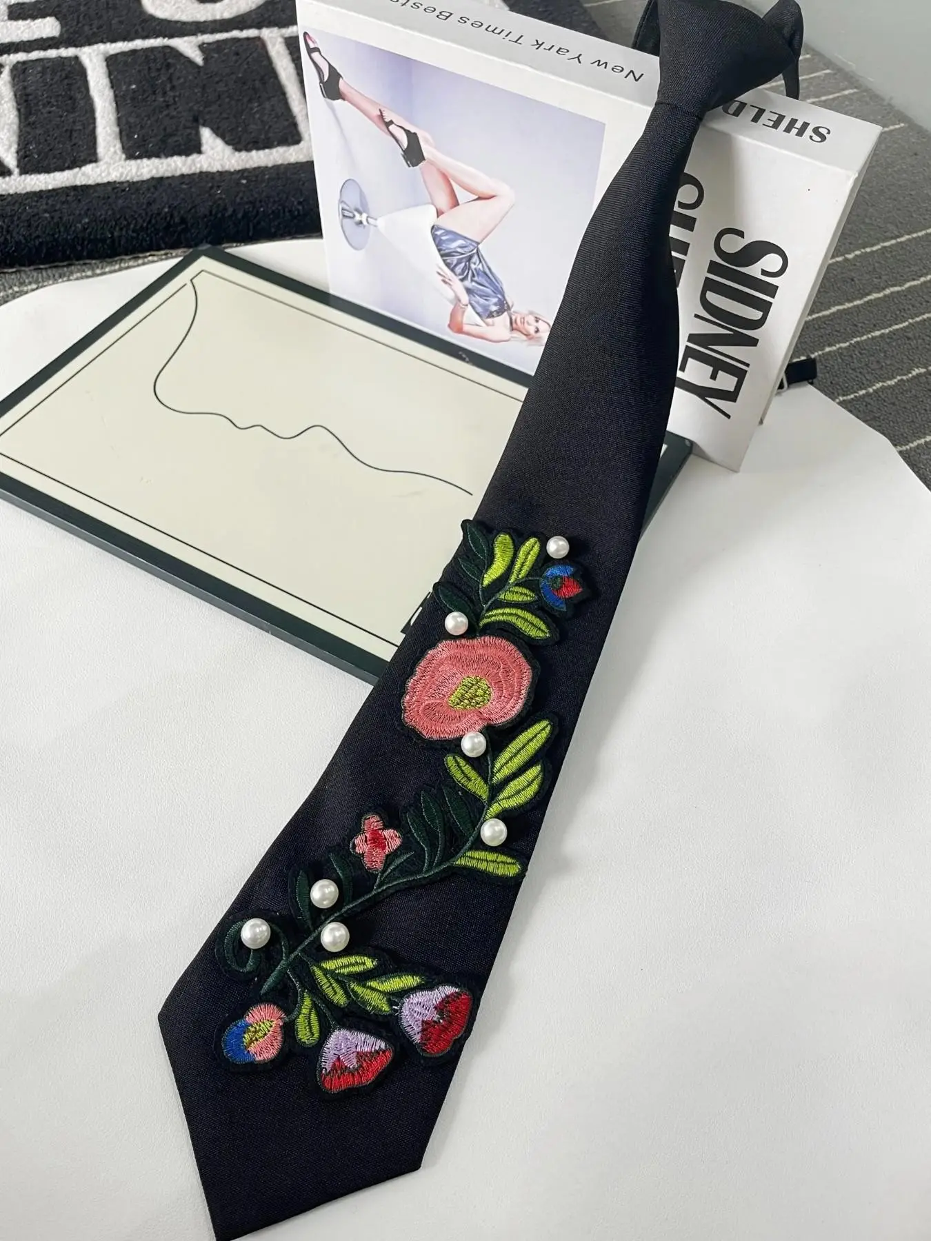 Women Floral Embroidered Pre-Tied Necktie, 48cm Fashion Decorative Aesthetic Tie for Shirts Outfits