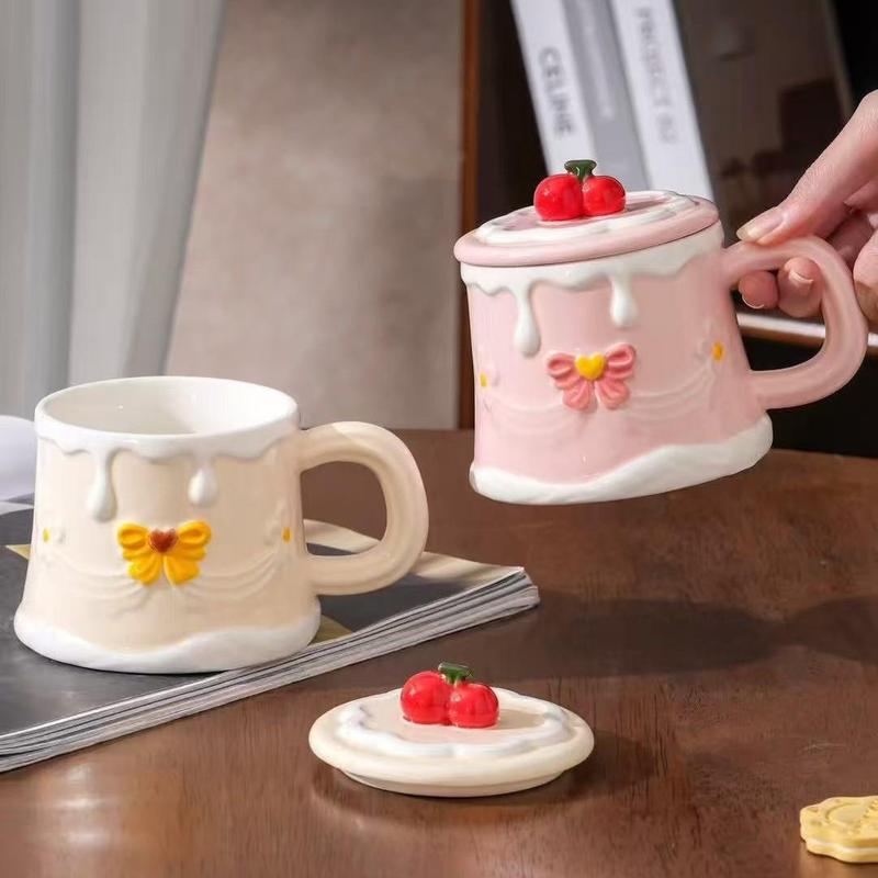 Creative Hand-Drawn Cake Birthday Cup, Ceramic Mug with Lid, Cute Girl Water Cup, Gift Cup, Secret Cup, Glass Coffee Cup, iced Coffee Cups，ceramic water cup，water cup girl，girl pouring water in a cup by herself，Funny Mug