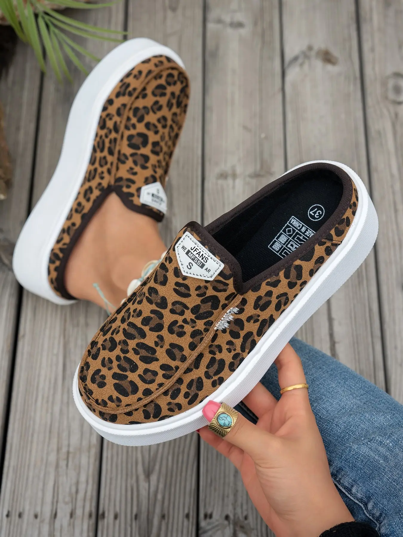 2026 Women's new styles: brown, black, gray, green. pink, leopard print. colorful. milk-colored. black and white. thick-soled mules, Rubber slip ons. large size, comfortable, casual, Casual Fashion Shoes, slip-on design. suitable for school/vacation. Shoe