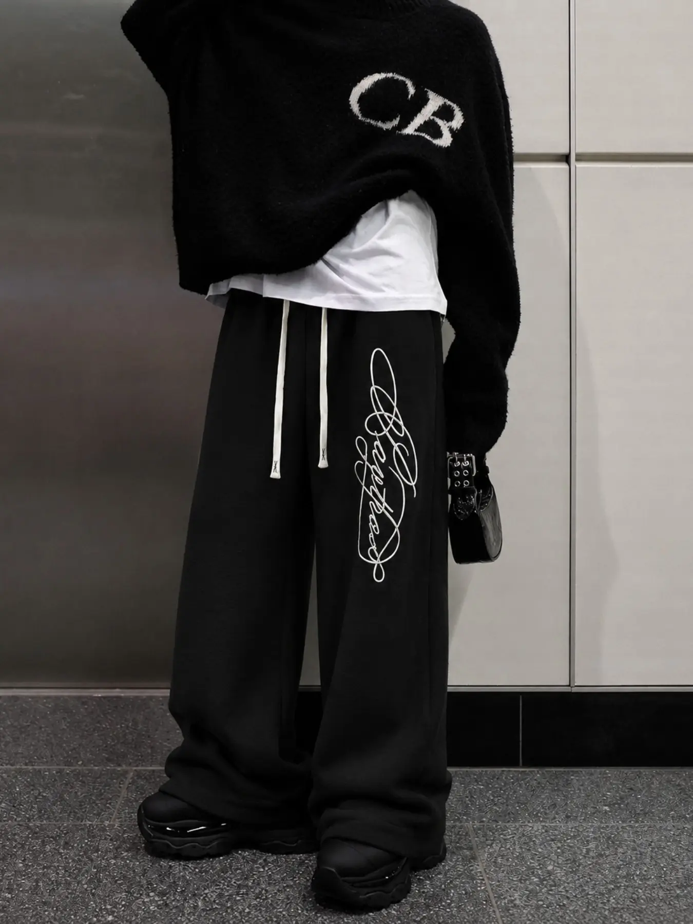 Men's Black Double Waistband Sweatpants, Baggy Loose Fit, Baggy Wide Leg Drawstring Pants with Red Plaid Layered Waist and White Script Graphic, Retro Y2K Streetwear Joggers for Campus Looks, Skate Outfits, Casual Outings, Parties, Weekend Wear