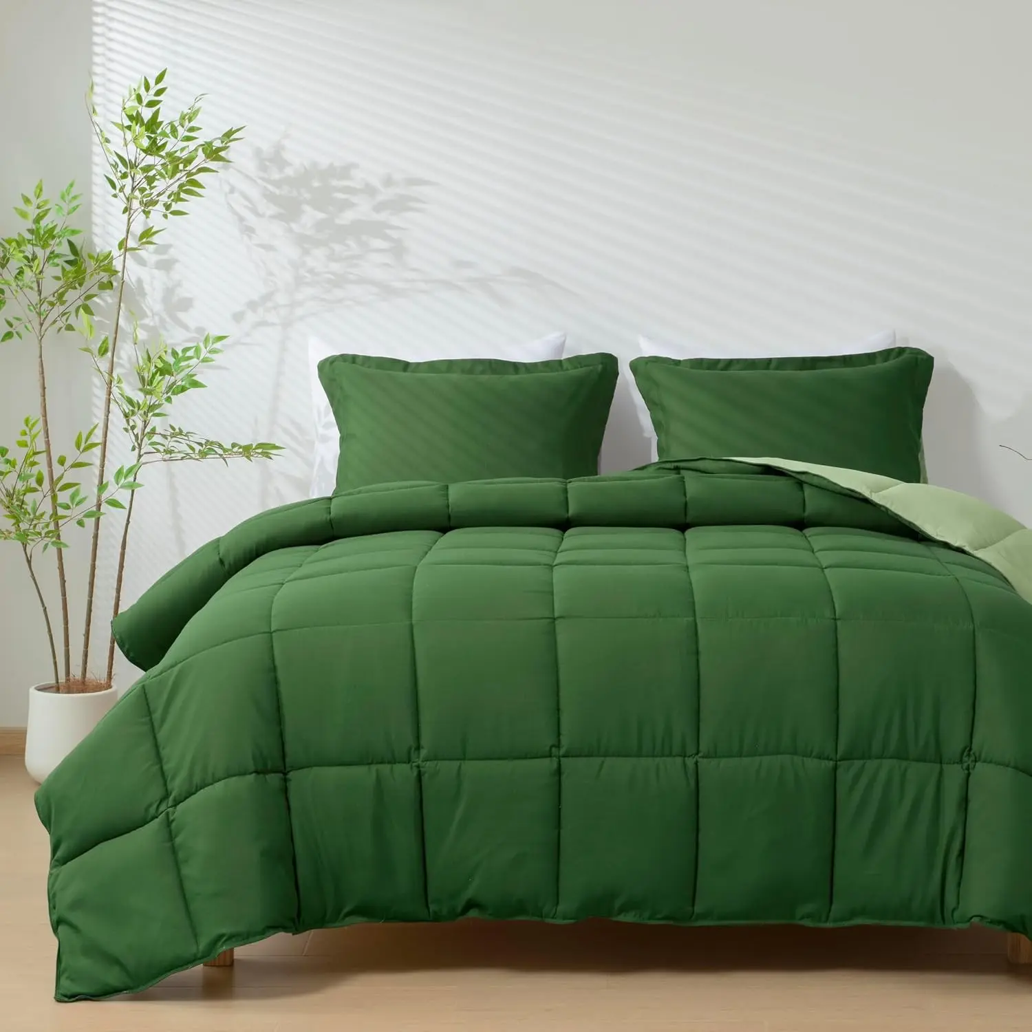 3pc Green Full Size Comforter Set Duvet Insert Blanket | All Season Use, Reversible, Lightweight, Box Stitched, 4 Corner Tabs, Breathable, Soft, Machine Washable