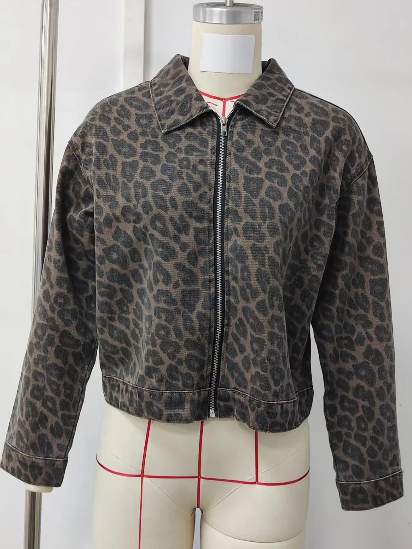 Casual Retro Zipper Leopard Print Denim Jacket for Women, Stylish and Comfortable, Perfect for Everyday Wear, Trendy Fashion Outerwear