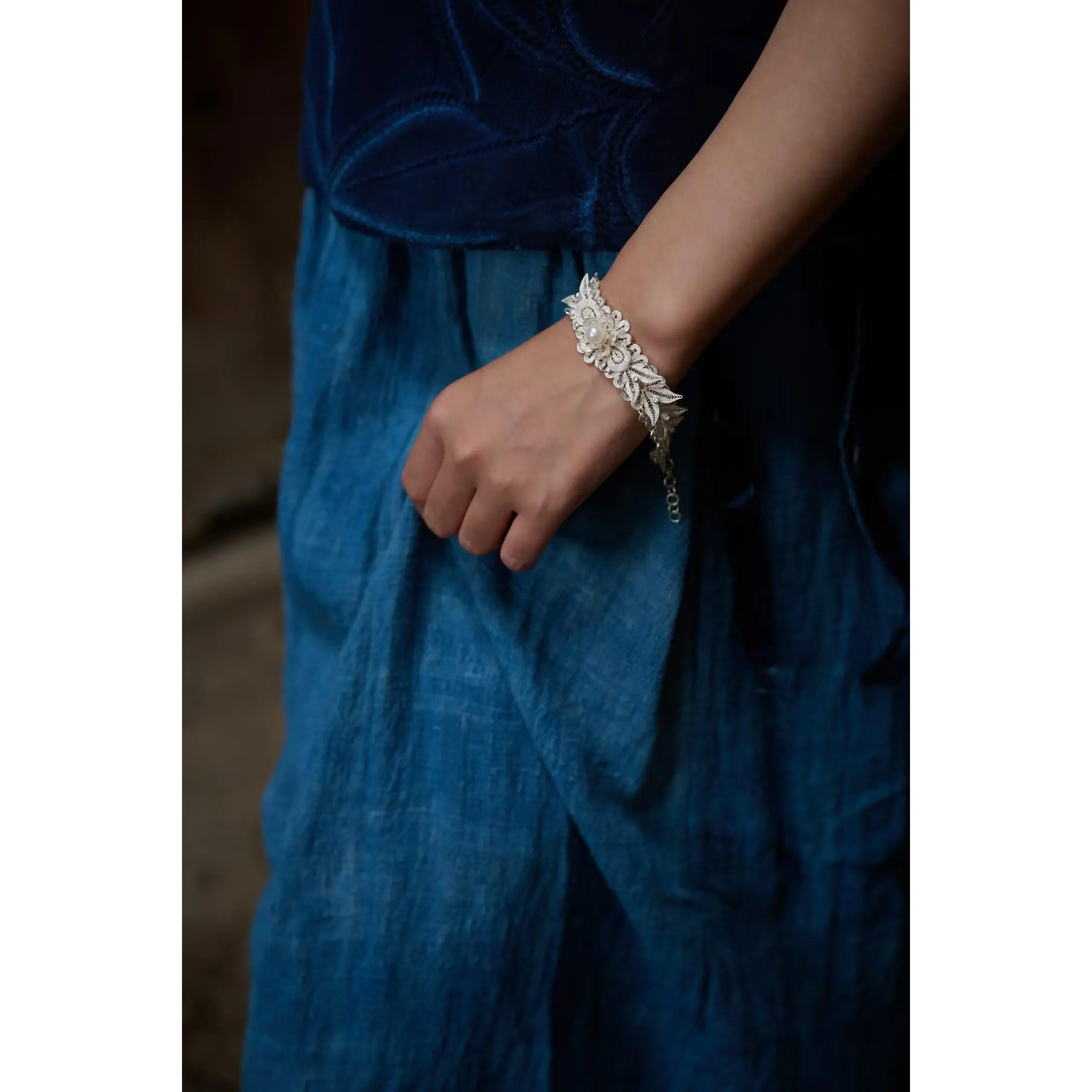 Argent Moon Silver Filigree Leaf Bracelet for Women, Vintage Floral Statement Bracelet with Pearl Accent