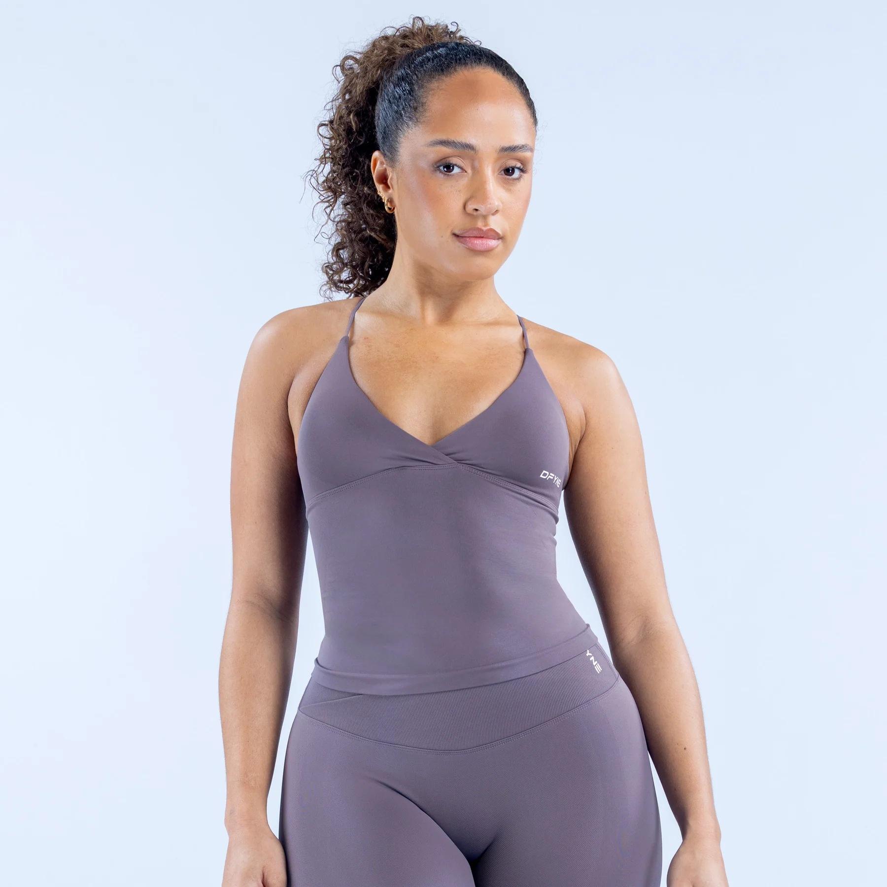 DFYNE High-Elastic Fit V-Neck Tank Top for Women, Seamless, Sleeveless, Quick-Drying, Perfect for Yoga and Fitness, Instantly Shapes Your Back and Showcases Your Collarbones