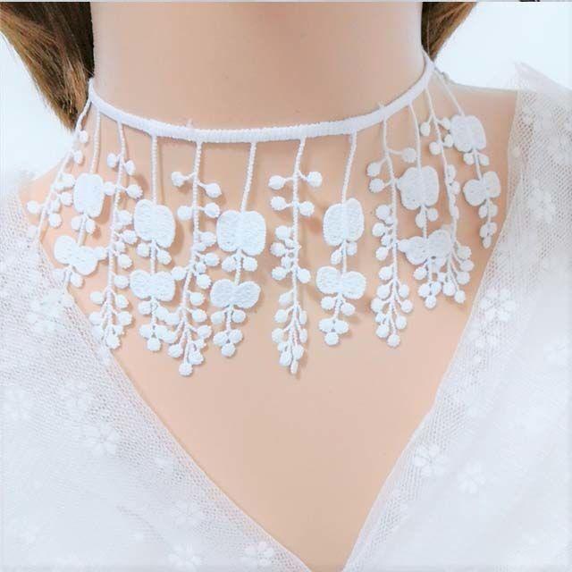 White Lace Floral Choker Necklace for Women Bridal Wedding Choker with Tassel Delicate Lace 3D Florals Adjustable Comfortable Bridal Jewelry Perfect for Vows & Last Dance