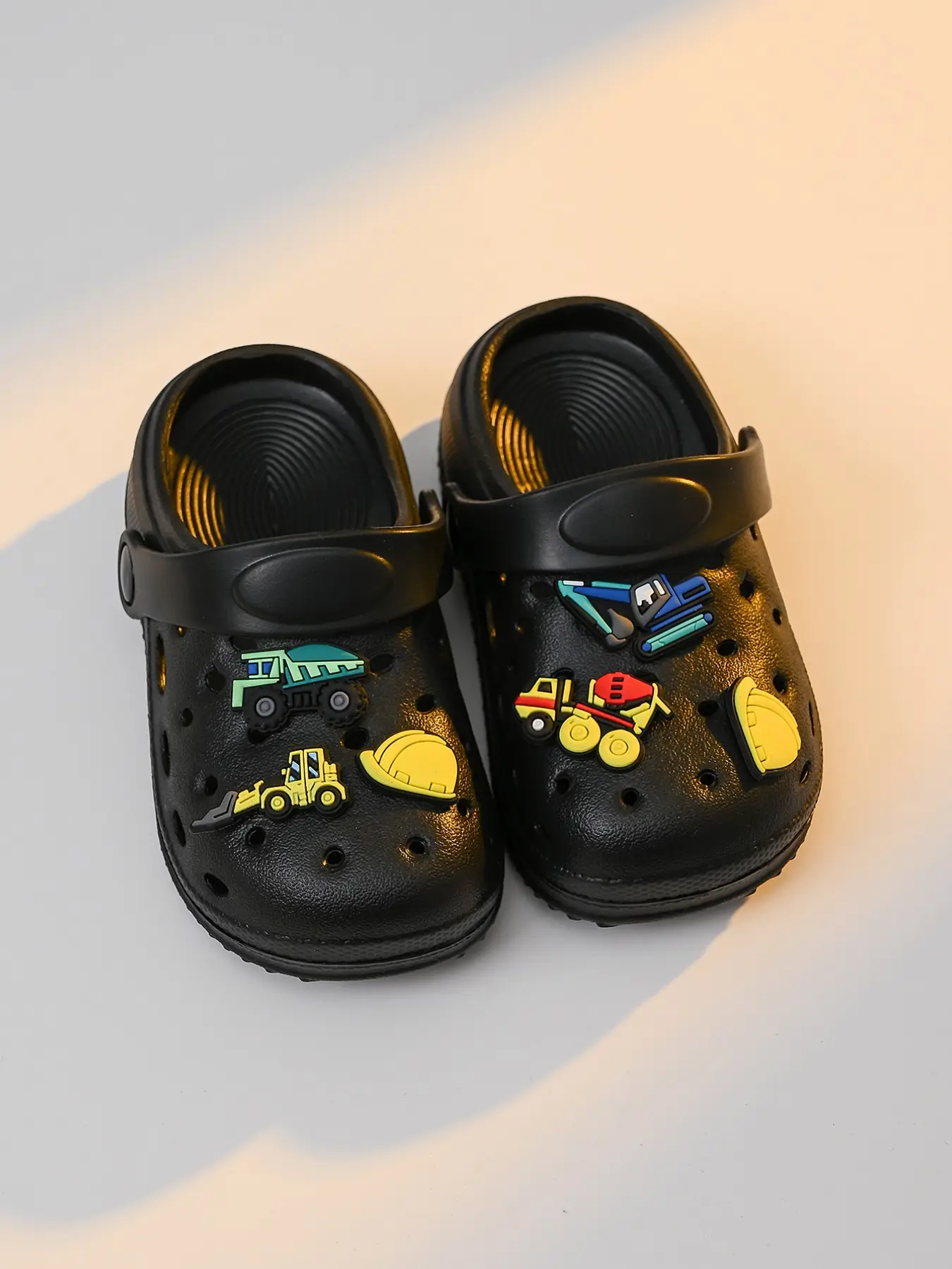 Summer New Kids Soft Beach Non Slip Sandals, Cute Thick Sole Anti-Slip Beach Shoes, Breathable Toe Posture Slippers, Car Decorative Flip Flops, Soccer Party Footwear