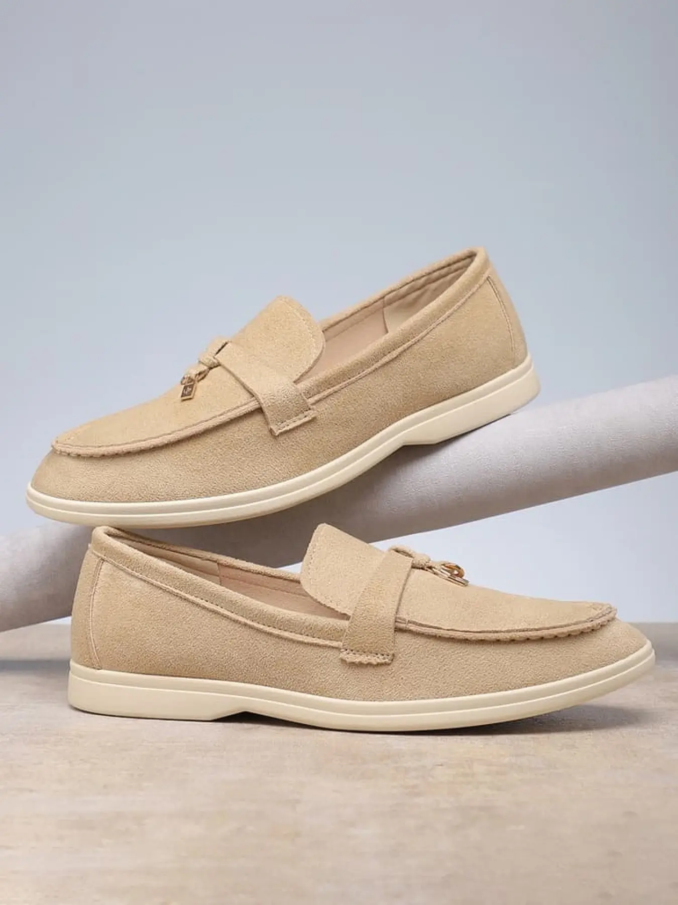 1 Pair Men Suede Business Casual Loafers, PU Leather Shoes, American Minimal Commute Style With Metal Ornament, Flexible Anti-slip Flat Sole For Work Shopping Casual Daily Outfits