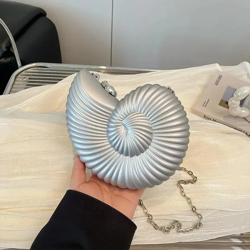 Conch Shell Inspired Crossbody Clutch for Women, Y2K Aesthetic Mini Chain Shoulder Bag, Sculptural Seashell Design Envelope Purse, Lightweight Summer Beach Vacation Bag, Party & Wedding Accessory Gift