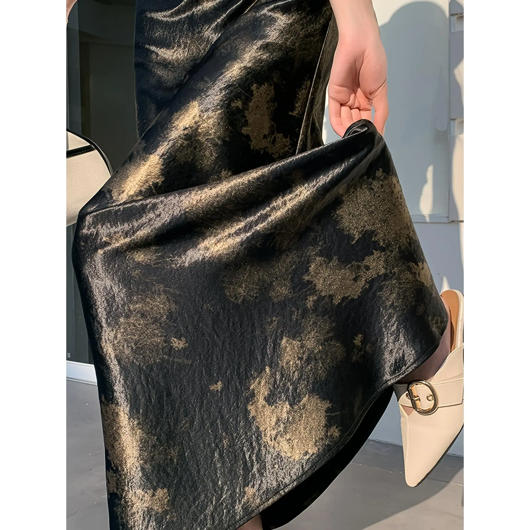 Women's Elegant Fishtail Skirt with Floral Ink Painting, Slim-Fitting Hip-Hugging Satin Polyester for All Seasons, Flowers, Elastane, Dry Clean Skirts, Skinny, Bottoms, Fishtail Hem, Hip-Hugger Waist