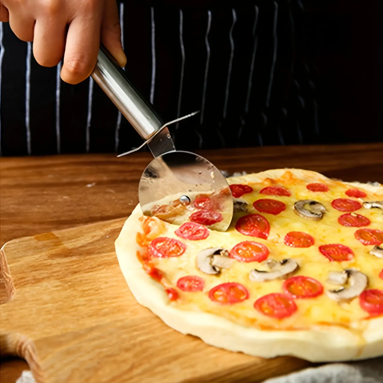 Stainless Steel Pizza Cutter Wheel, Single Wheel Pizza Slicer, Roller Cutter PIZZA Knife, Baking Tool