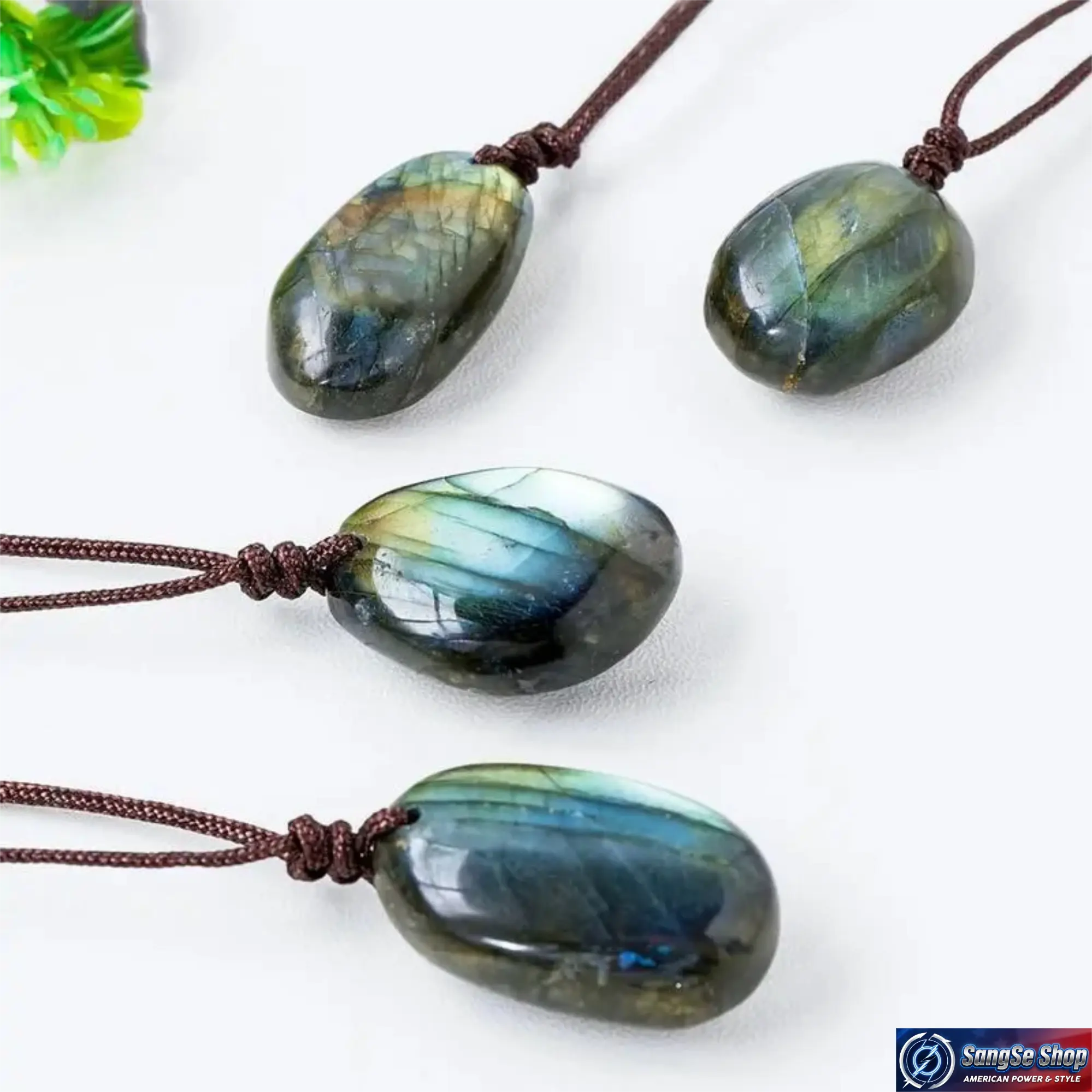 Natural Labradorite Moonstone Pendant Necklace, Crystal Gemstone Charm Jewelry, Boho Healing Style Necklace for Women, Polished Stone Pendant with Adjustable Chain, Minimalist Everyday Wear Jewelry Gift for Birthday, Travel & Special Occasions