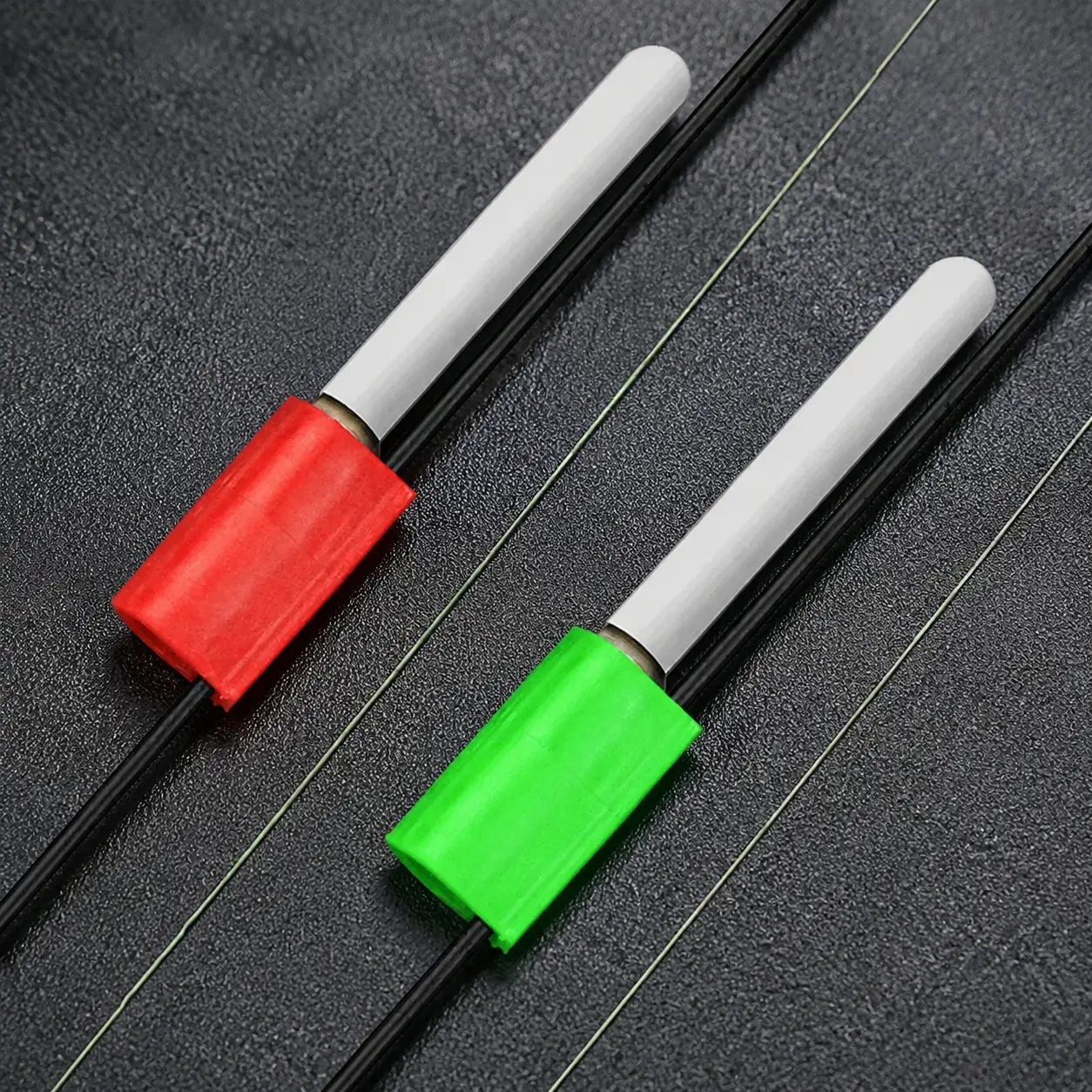 Glow in The Dark LED Fishing Floats 2-Pack, High Sensitivity Electronic Bobbers for River Lake & Sea Fishing, Deep Water Night Fishing Gear with Bright Signal Alert, Durable Freshwater Fish Tackle Accessories Set, Fishing Equipment