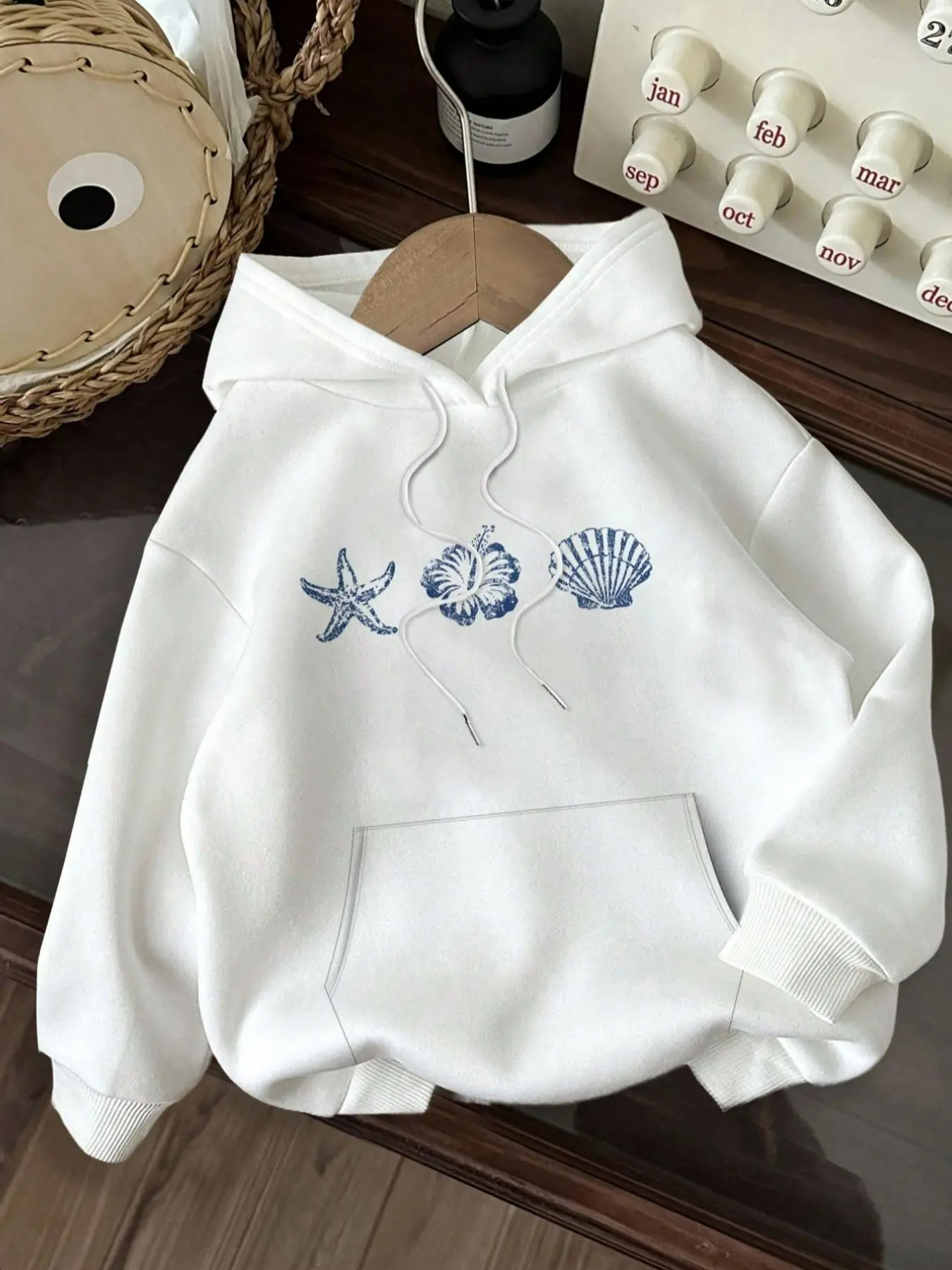 Women's Dropped Shoulder Loose Baggy Oversize Long Sleeve Hoodie, Starfish Floral Flower Shell Print, Fashion Casual Drawstring Pocket Sweatshirt, Fall & Winter Wear, Aesthetic Casual Pullover, Casual Hooded Sweatshirts, Drawstring Hoodies
