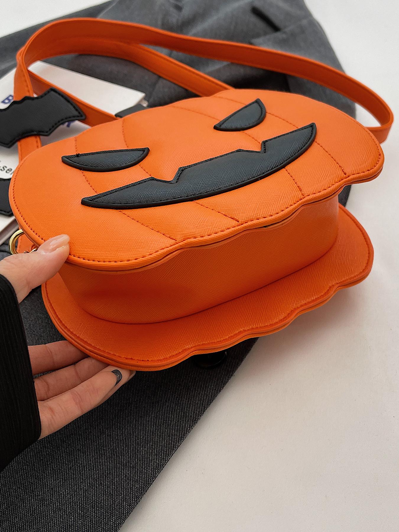 Halloween pumpkin shaped women's crossbody bag shoulder bag, simple and personalized niche holiday bag, pumpkin head women's bag with design sense, cute cartoon bag, suitable for Halloween use or as a gift for friends.
