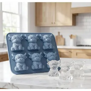 Mini Highland Cow Ice Cube Mold, Ice Cube Tray, Cute 3D Ice Cubes for Drinks, Parties, and Gifts, Perfect for Beverage Enhancements