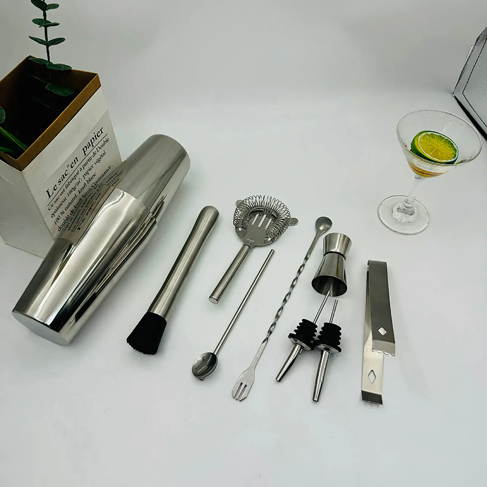 Stainless Steel Boston Cocktail Set, Modern Minimalist Style, Includes Boston Cup, Measuring Jug, Ice Filter, Muddler, Ice Tongs, Perfect for Home Bar, Parties, Mixology Enthusiasts