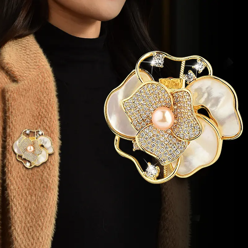 Camellia small brooch, elegant floral clothing pin, anti-exposure high-end coat and suit brooch