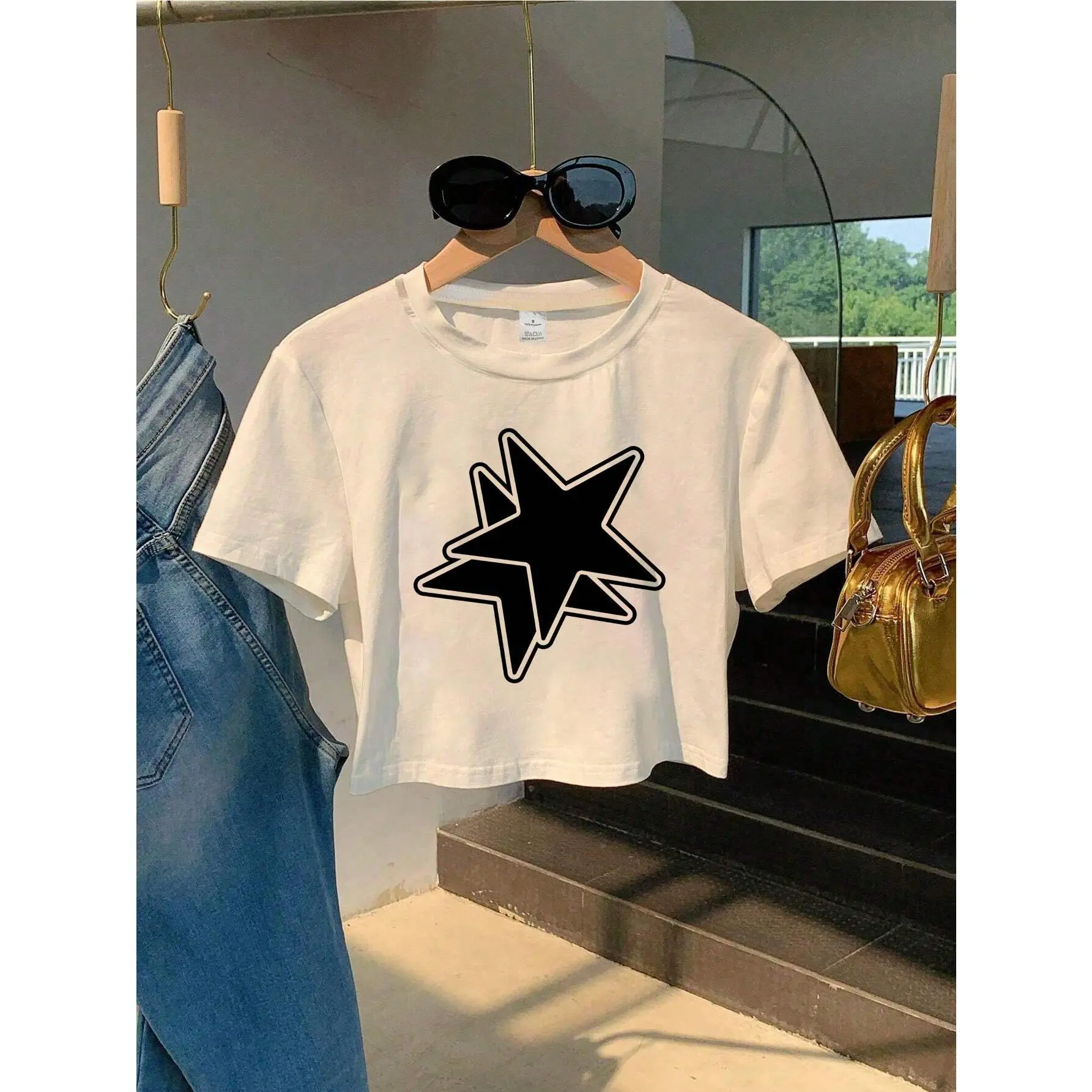 Women's White Cropped T-Shirt, Crew Neck Short Sleeve Crop Tee With Bold Black Layered Star Outline Print, Minimalist Y2K Aesthetic Casual Top