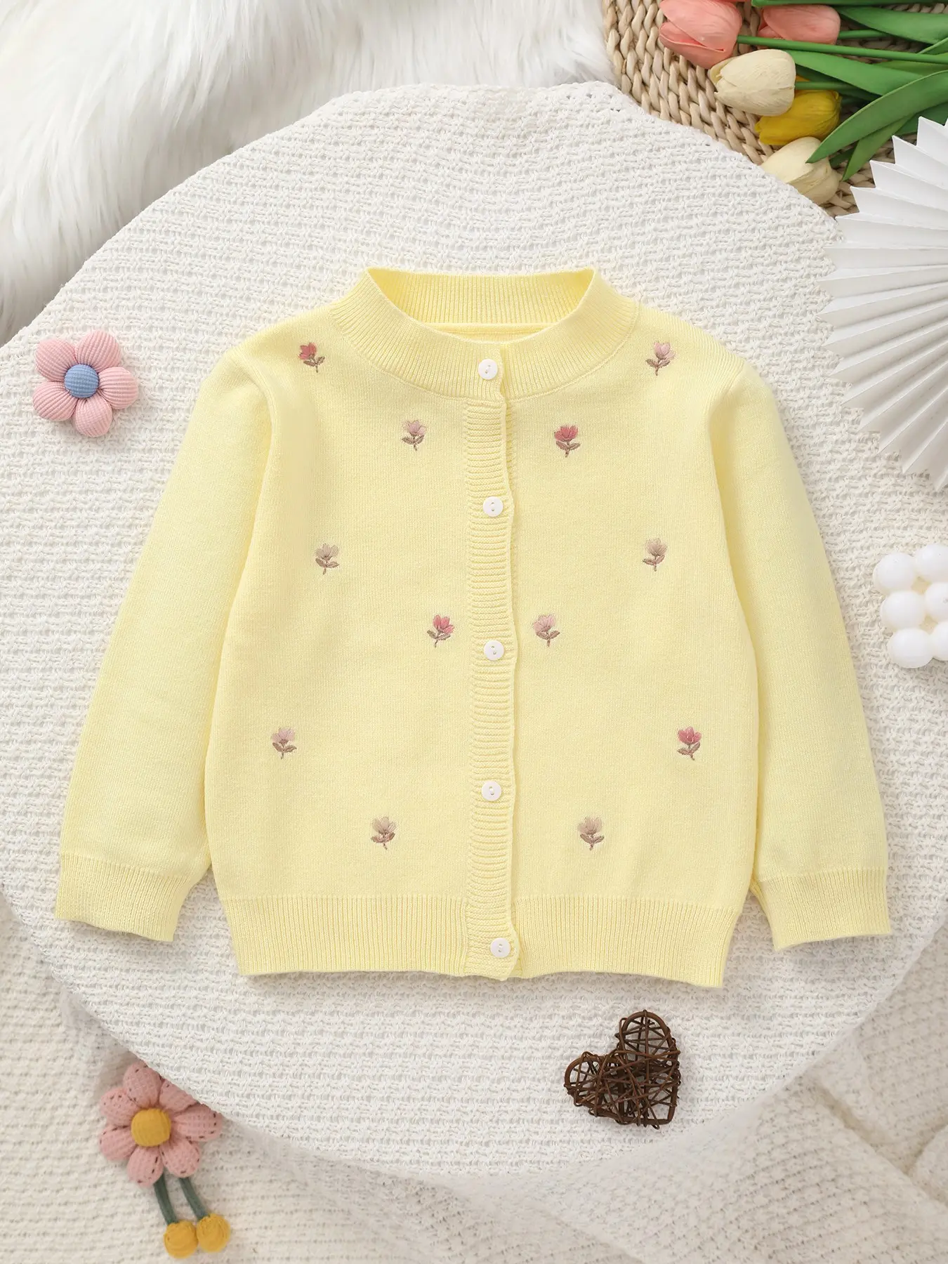 Girls' Knitted Round Neck Handmade Floral Embroidered Cardigan, Cute and Stylish Outerwear for Kids, Perfect for Spring and Fall, Flower Embroidery