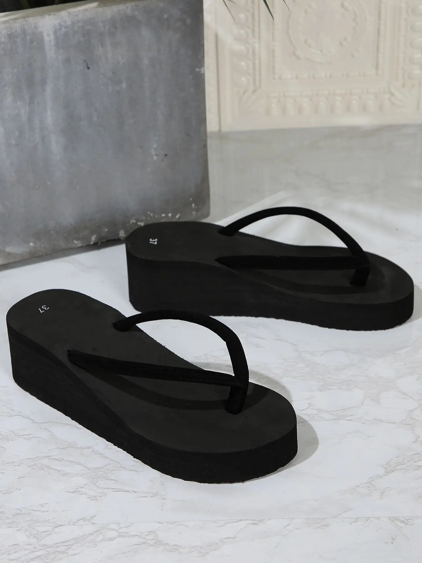 Women's Fashion Flat Sandals, Comfortable Casual Design, Suitable for Indoor and Outdoor Wear, Durable and Lightweight Footwear, Fashionable Footwear