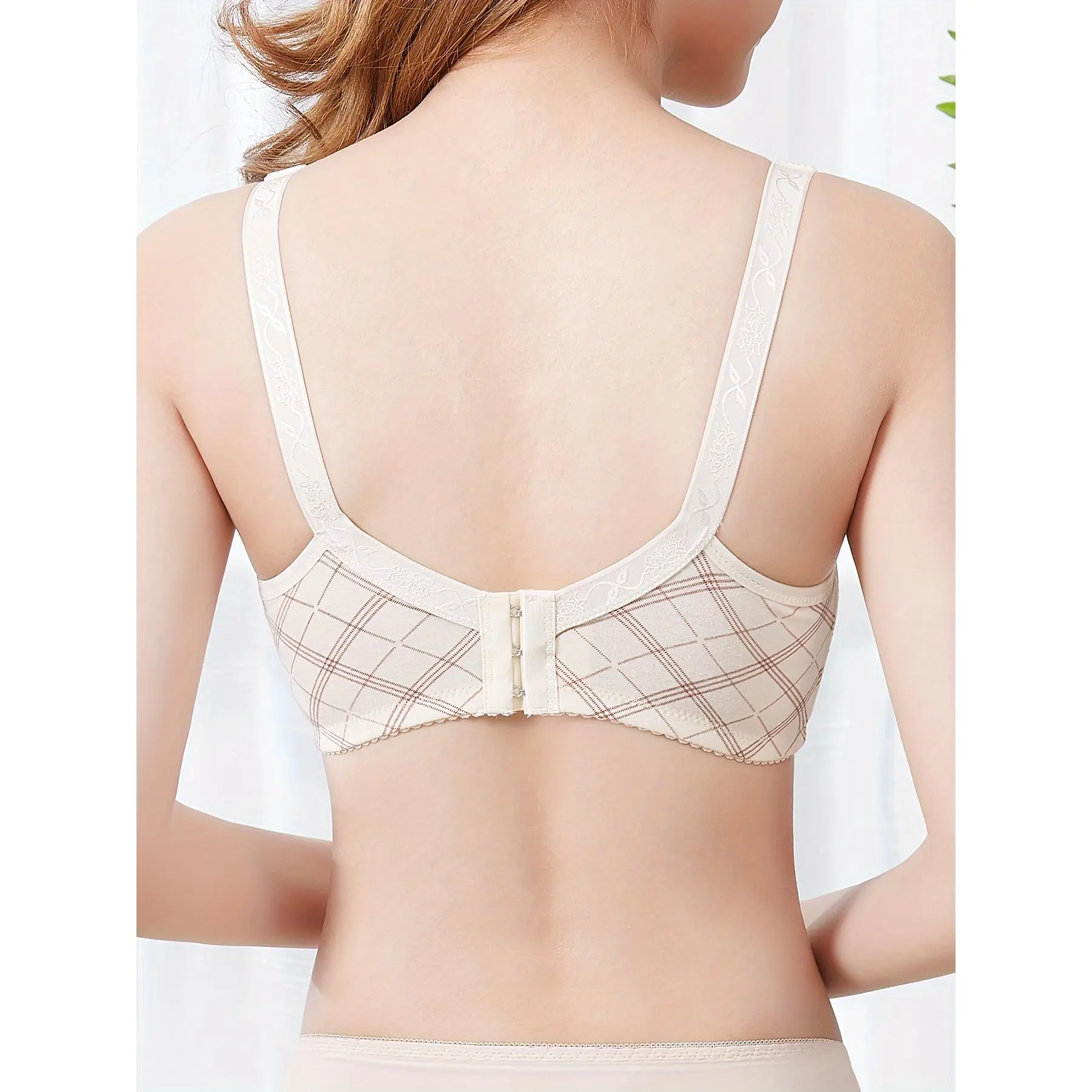 Single Piece Nursing Bra with One-Handed Clasp, Adjustable Jacquard Straps, Wire-Free for Maternity/Nursing Use
