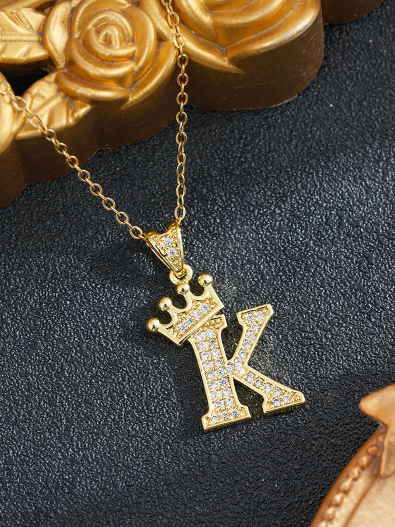 Gold micro-set zirconium 26-crown letter pendant necklace, men's collar chain name letter pendant necklace A-Z pendant fashionable and unique jewelry gift, school gift, Initial Pendant