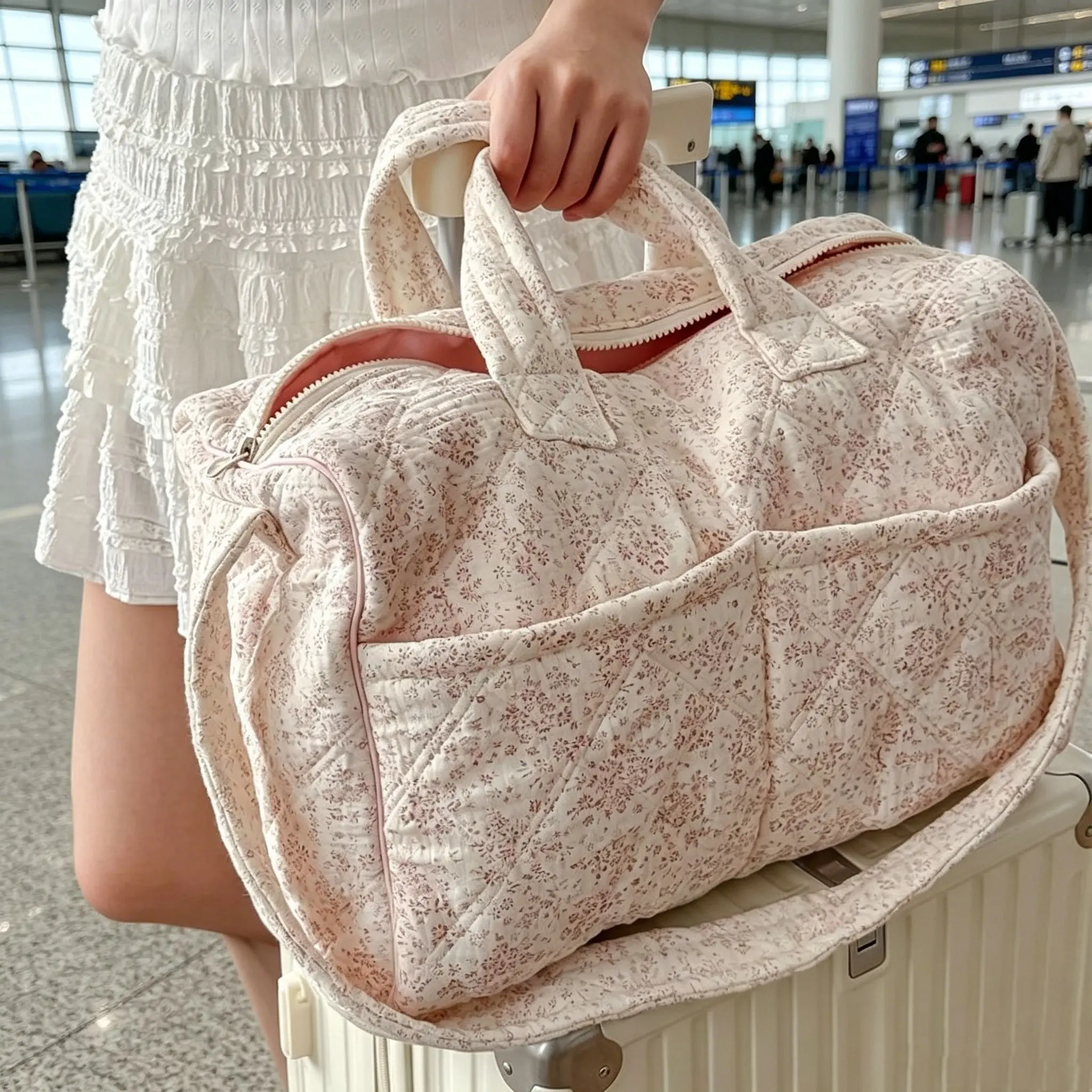 New Style Quilted Flower Pattern Travel Duffle Bag, Large Capacity Travel Bag, Portable Overnight Bag, Travel Lightweight Weekender Bag, Travel Bag for Women & Girls, Carry on Luggage, Travel Essentials