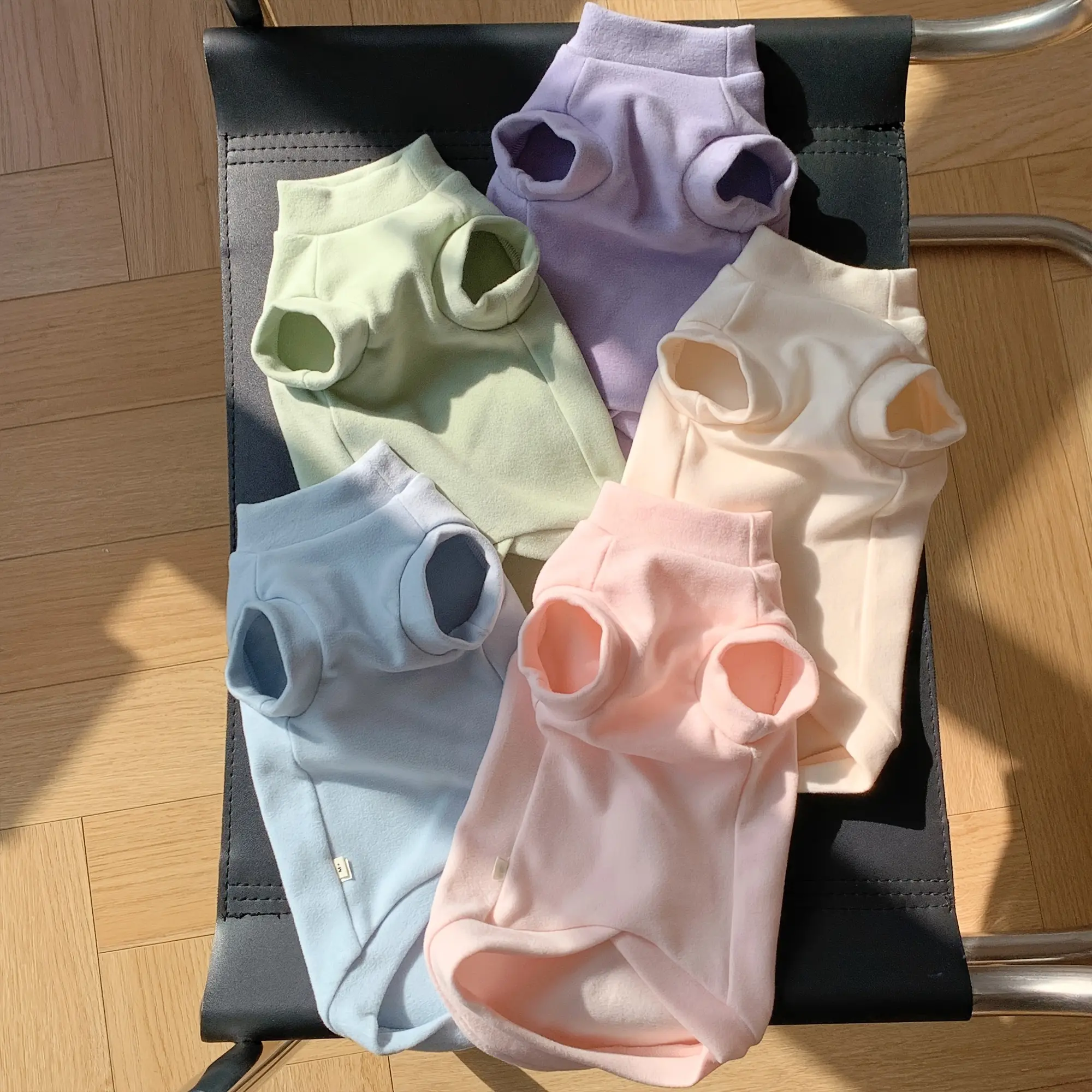 Five-Color Cat Outfit for All Seasons, Soft and Comfortable Base Layer for Sphynx Cats, Machine Washable, Suitable for Small to Medium Cats